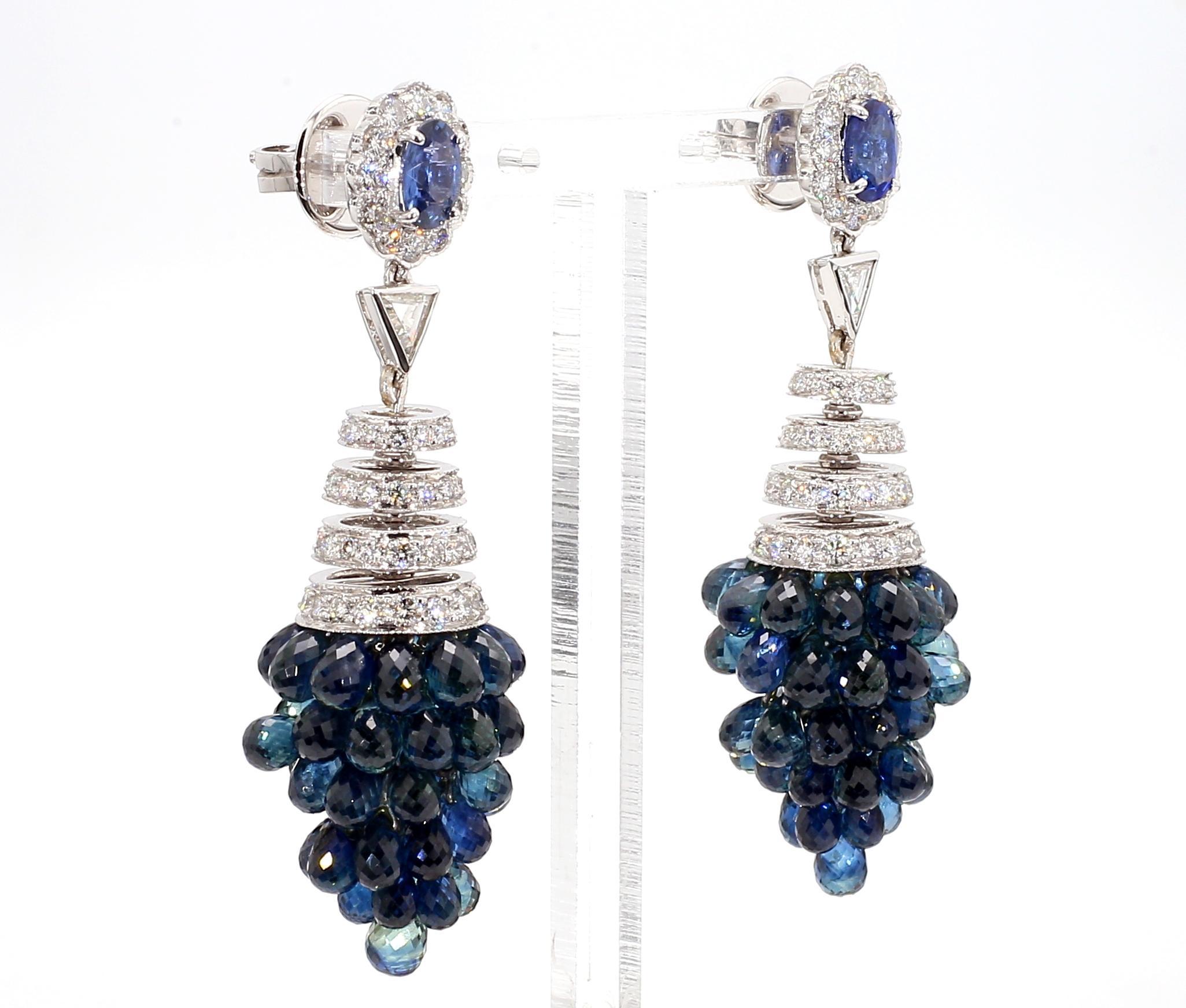 Pendientes de oro de 18 quilates con zafiro azul de 1,40 quilates y diamantes de 8,4 quilates en racimo en venta 2