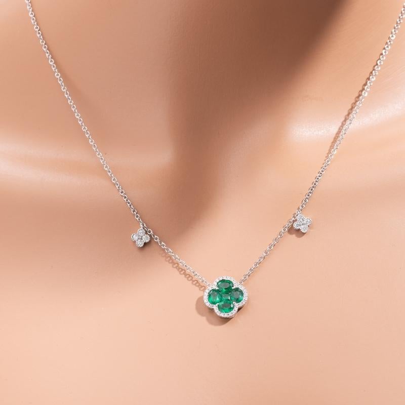 1,40 Karat Klee Mosaik Smaragd Halskette mit 0,40 Karat Durchmesser in 18k Gold ref1289 im Zustand „Neu“ im Angebot in New York, NY