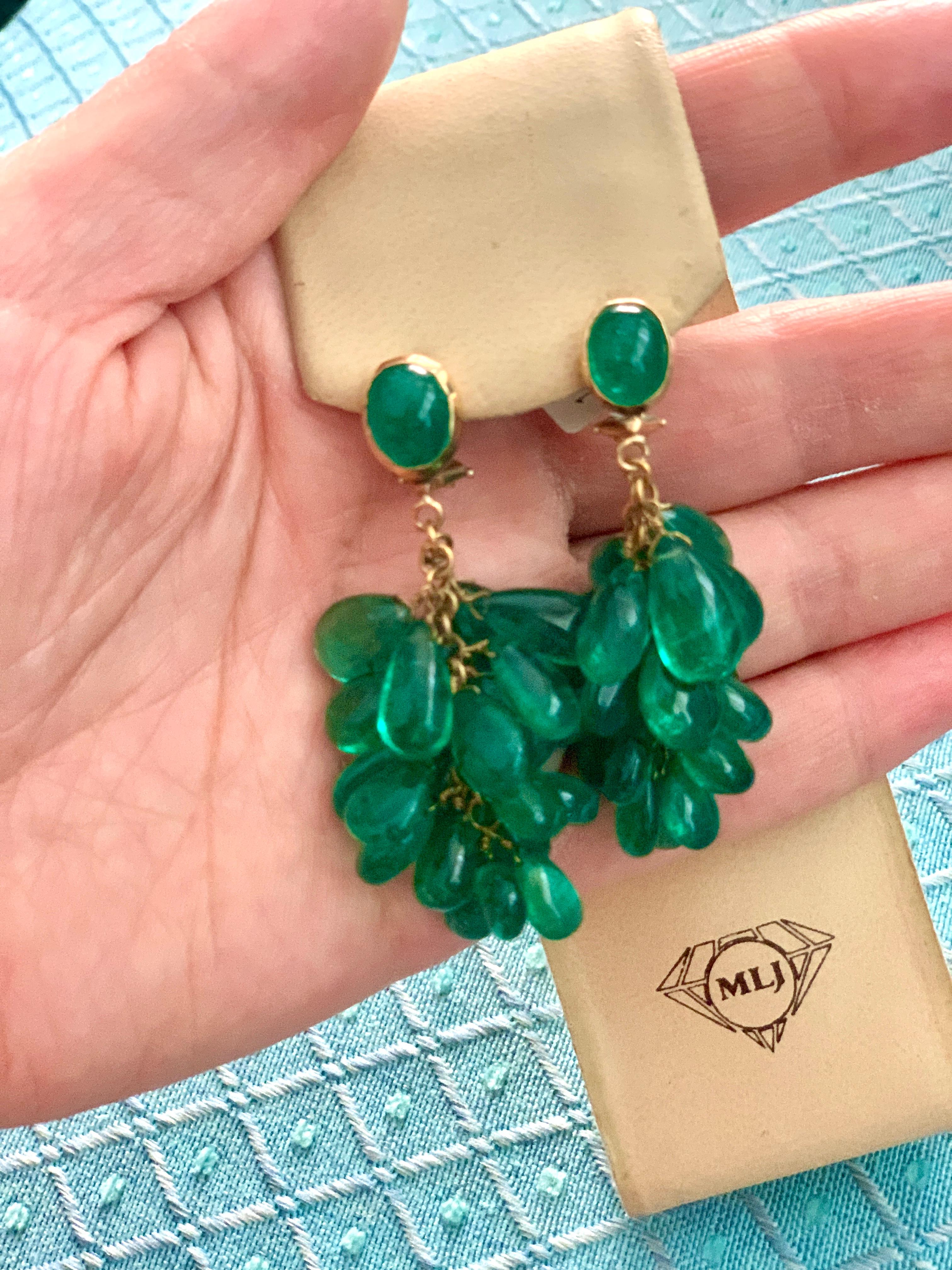 140 Carat Colombian Emerald Briolettes Hanging Drop Earrings 18 Karat Gold For Sale 4