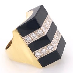 1.40 Carat Diamond and Onyx Gold Ring Fine Estate Jewelry, circa 1960s