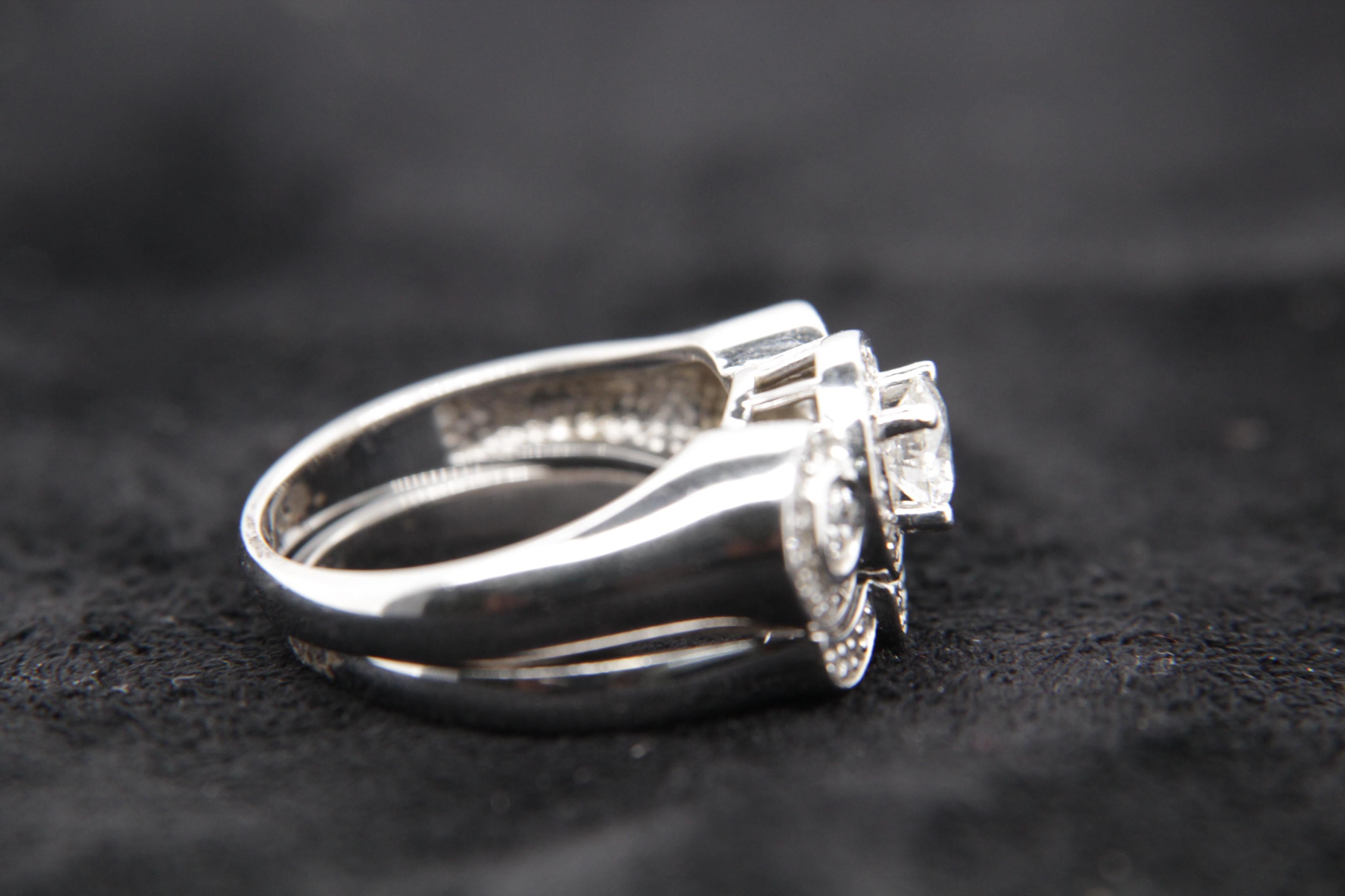 Bague en or 18 carats et diamants de 1,40 carat en vente 1