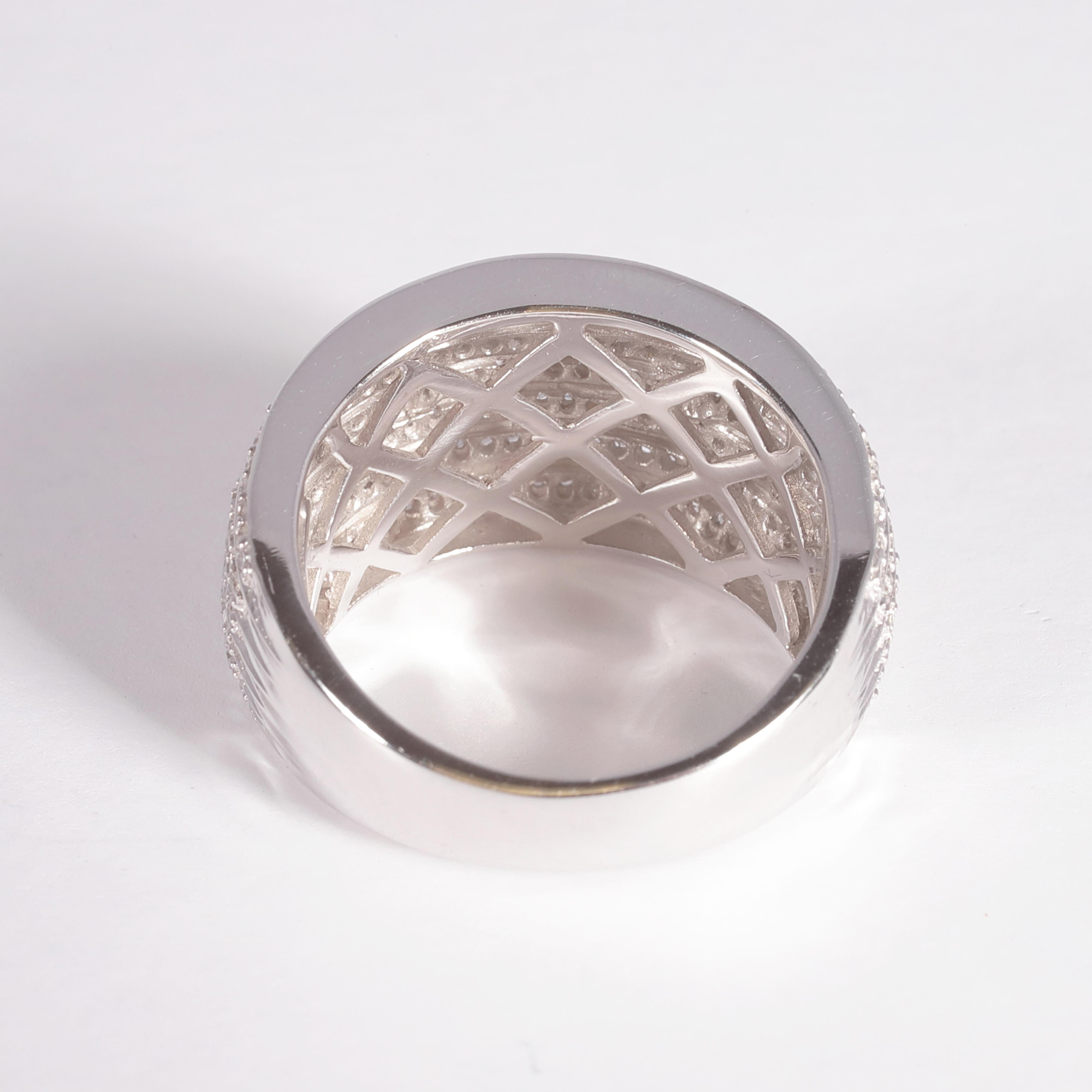Round Cut 1.40 Carat Diamond White Gold Ring by NDI For Sale