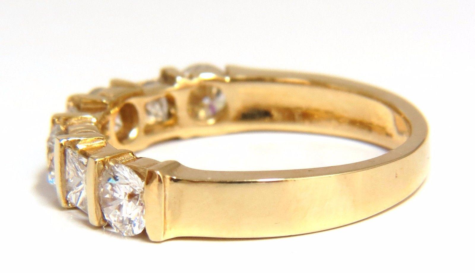 Kanal Prinzessin & Rundungen

1.40ct. Ring mit natürlichen Diamanten

G-Farbe Vs-2 Klarheit 

Sehr gute Schnitte / Vollschnittbrillanten

14kt Gelbgold

Ringgröße: 6.25

(Kostenfreie Größenänderung möglich)

Ring ist 3,8 mm breit

2.6 mm