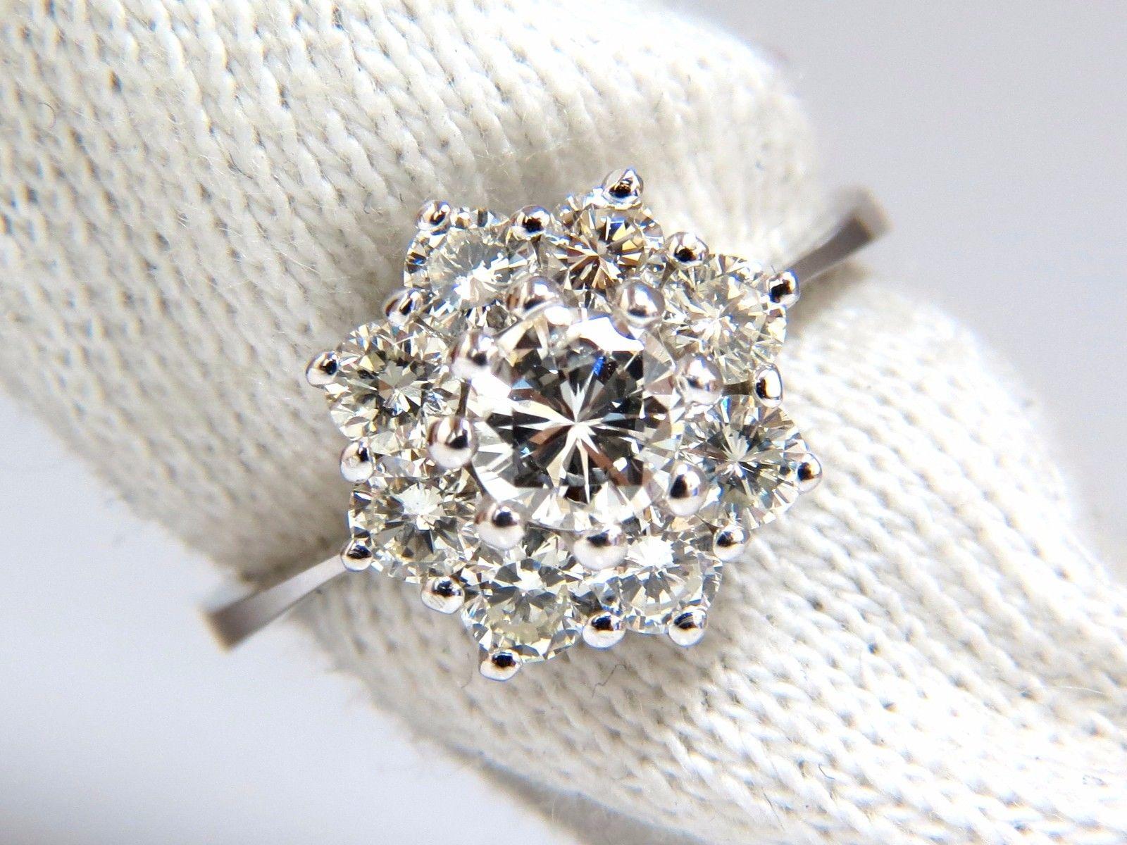 1.40 Carat Diamonds Raised Cluster Ring 14 Karat In New Condition For Sale In New York, NY