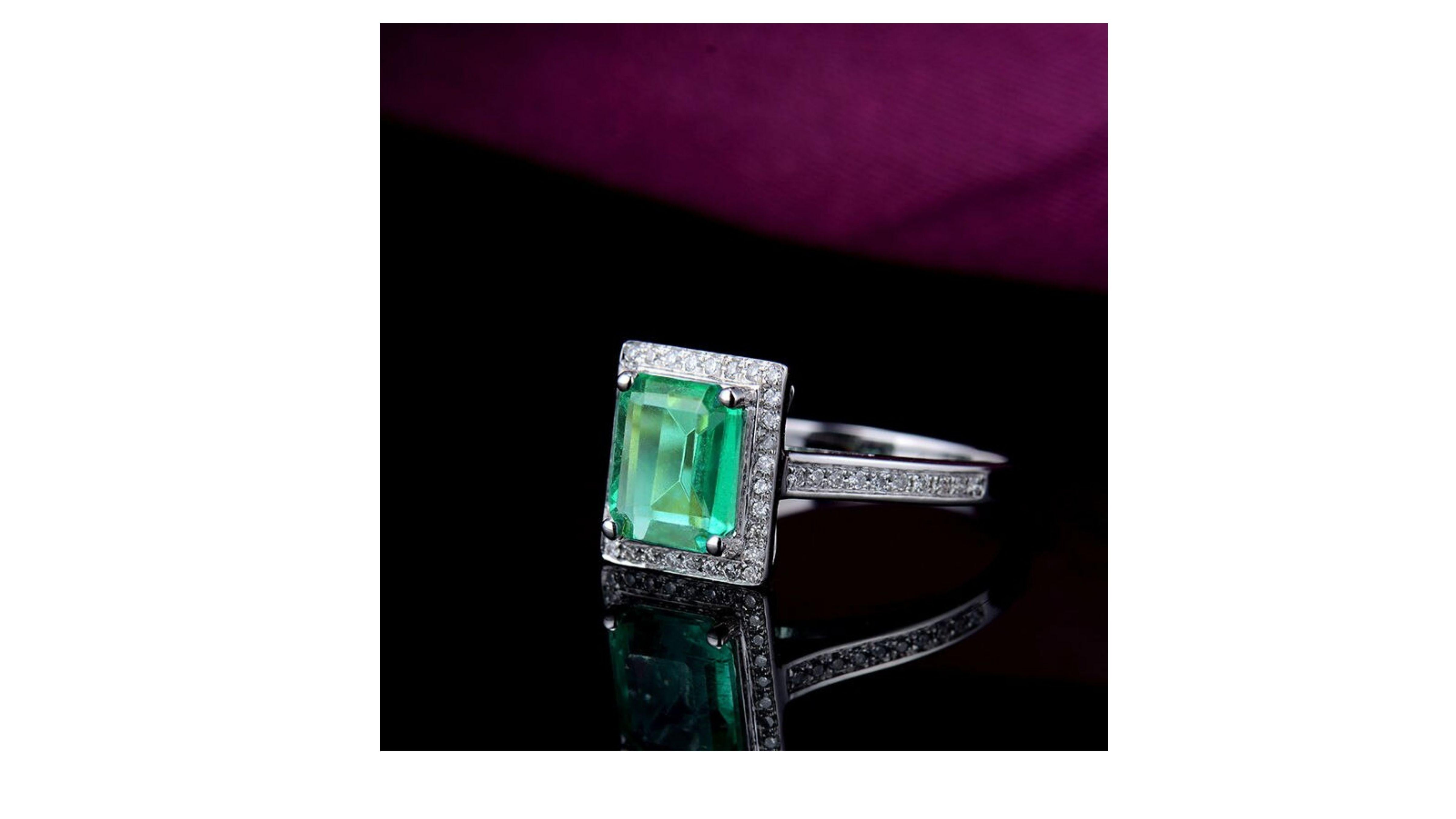 1.40 Carat Emerald Diamond Ring 14 Karat White Gold In New Condition For Sale In Barnsley, GB