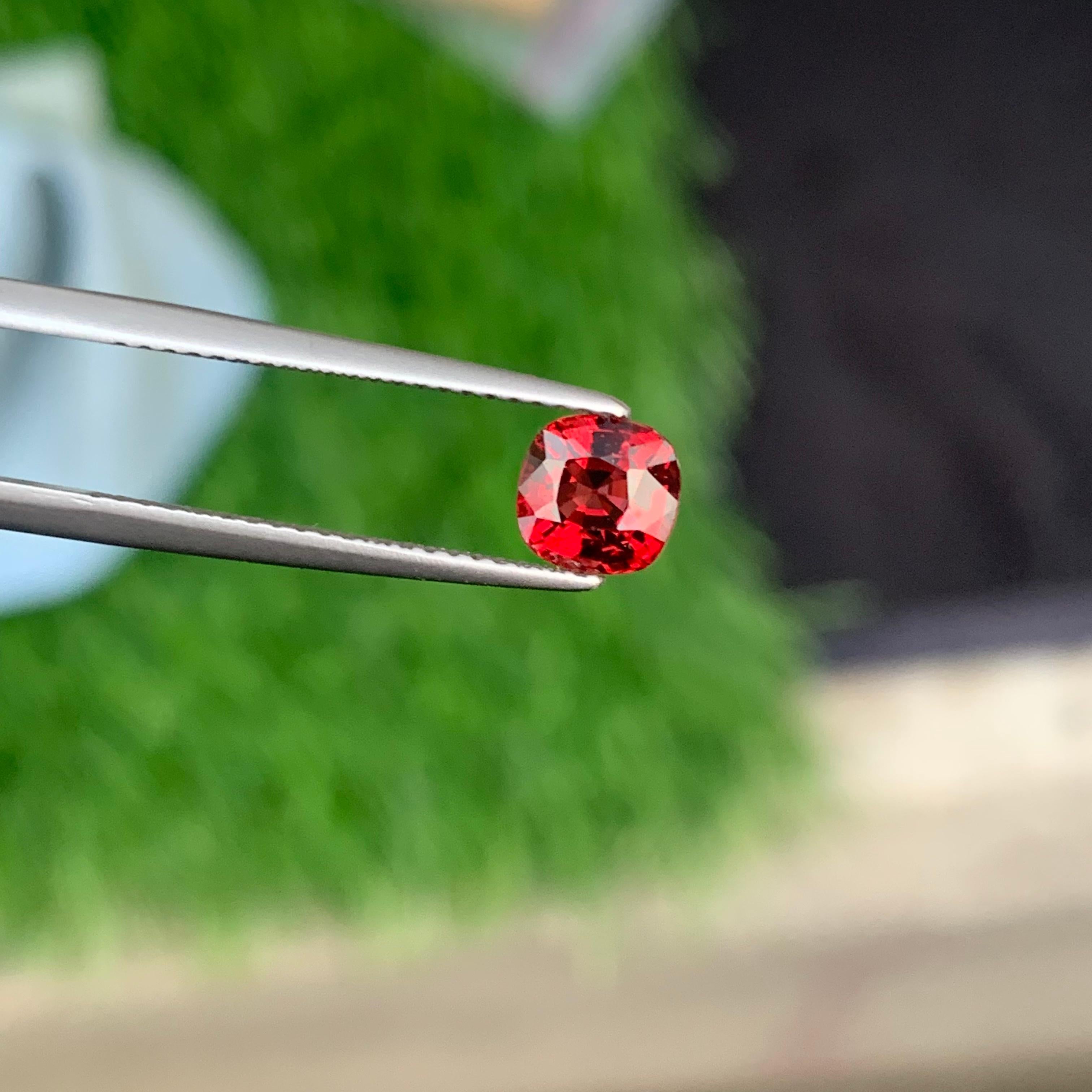 1.40 Carat Loose Burmese Red Spinel  Faceted Red Spinel from Myanmar For Sale 5