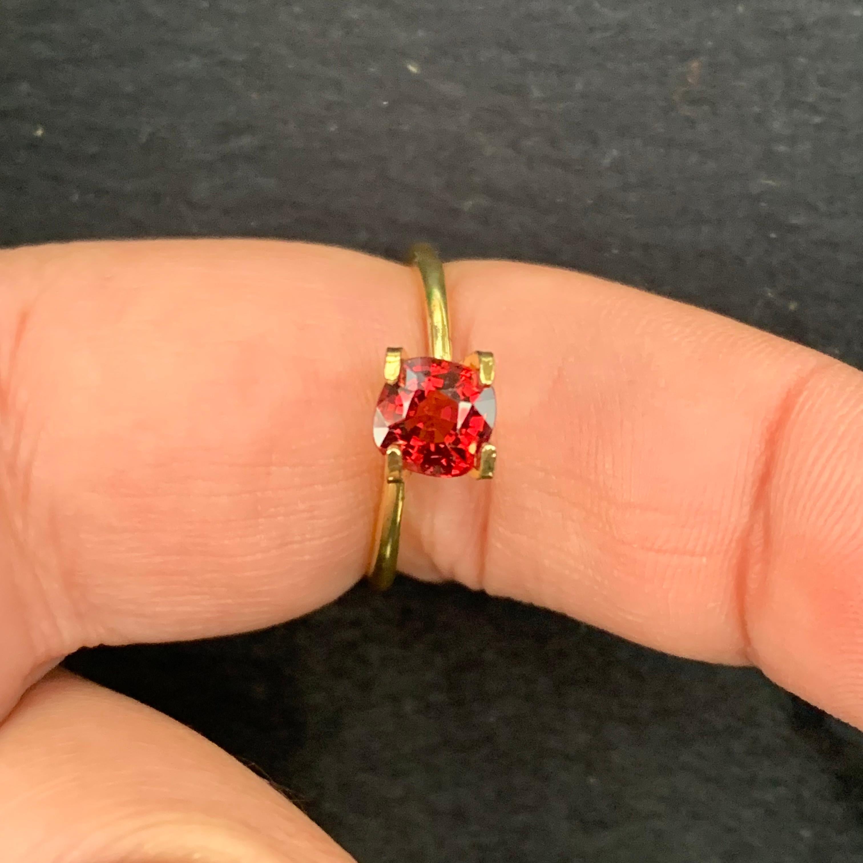 1.40 Carat Loose Burmese Red Spinel  Faceted Red Spinel from Myanmar For Sale 6