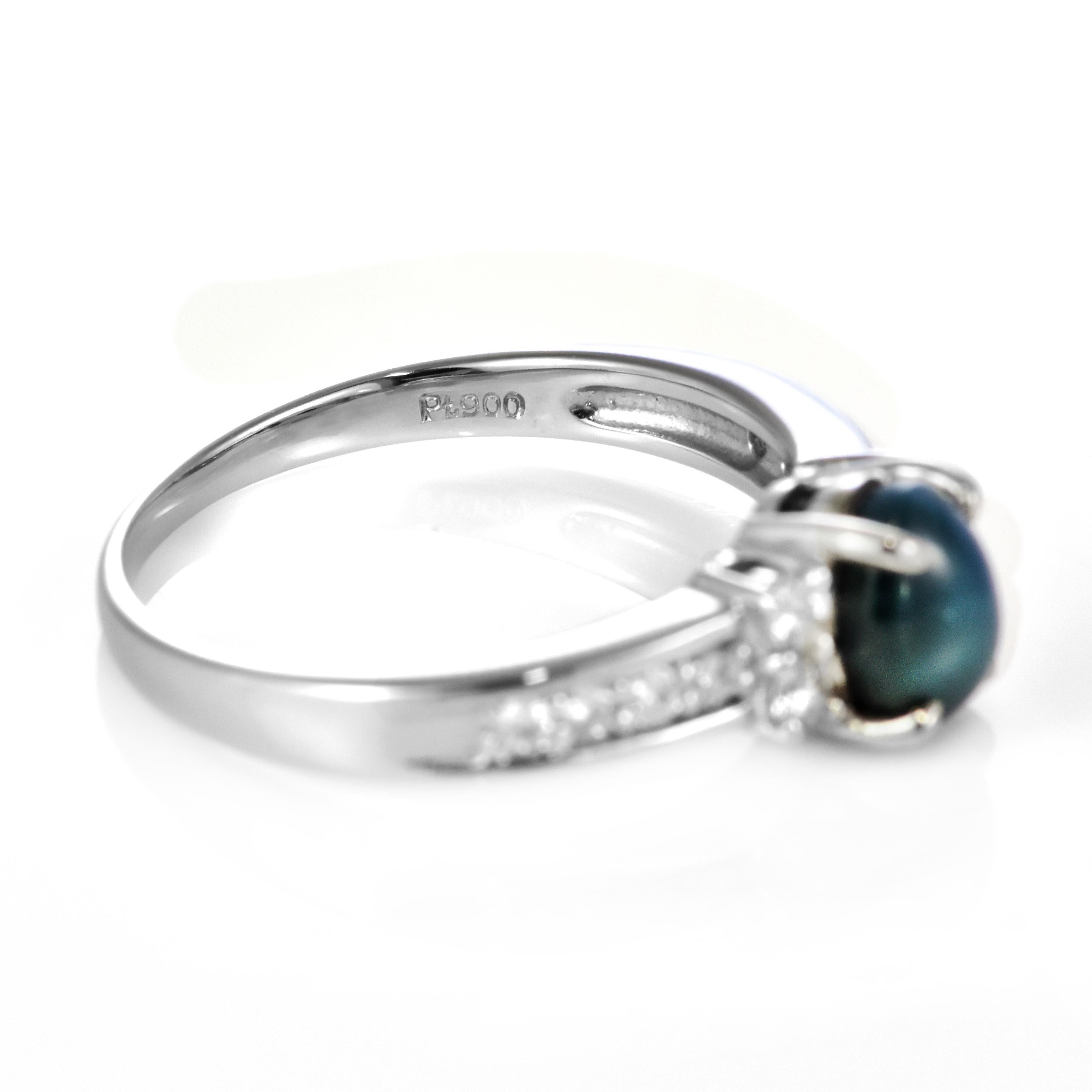 1.40 Carat Natural Alexandrite Cat's Eye and Diamond Ring Made in Platinum en vente 4