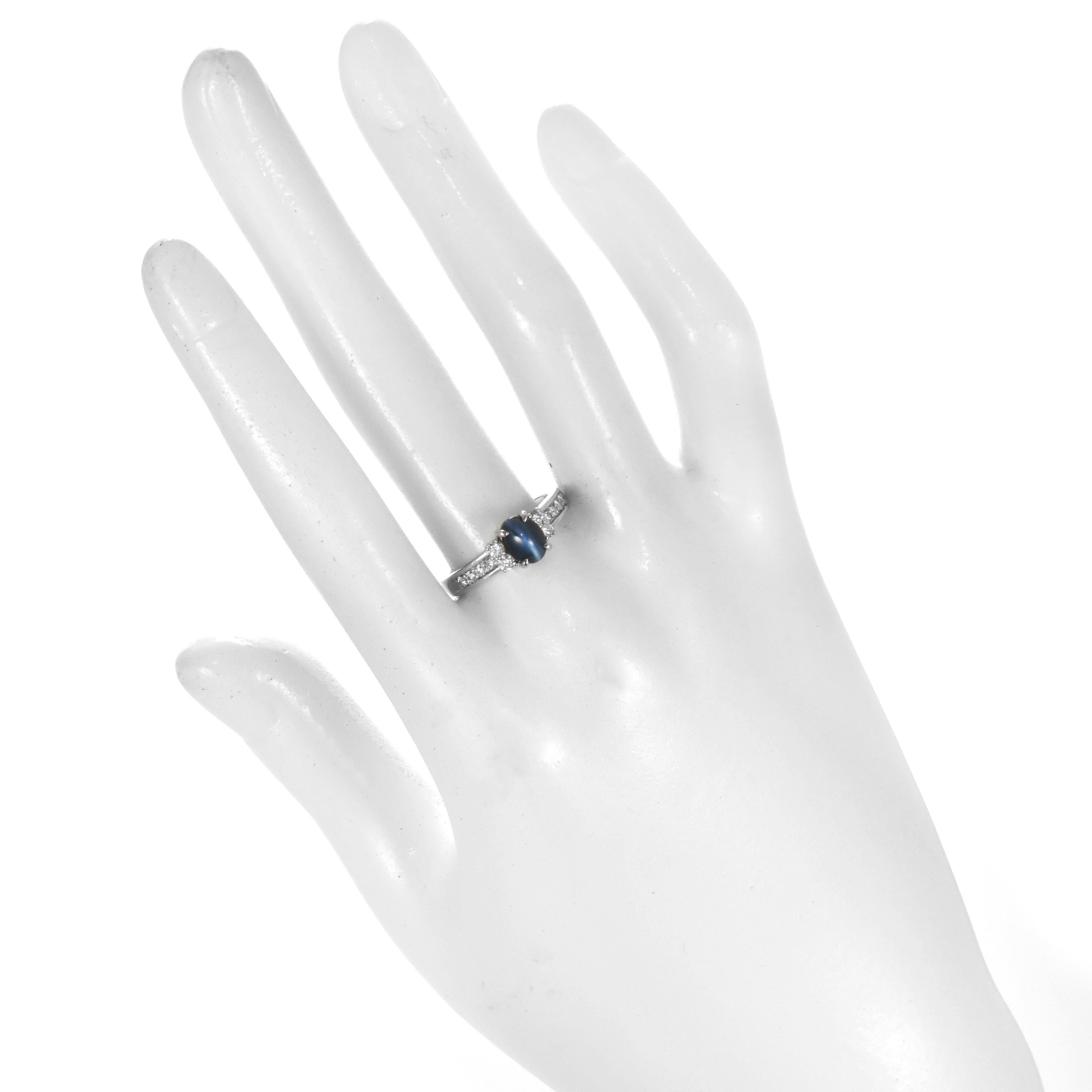 1.40 Carat Natural Alexandrite Cat's Eye and Diamond Ring Made in Platinum Pour femmes en vente