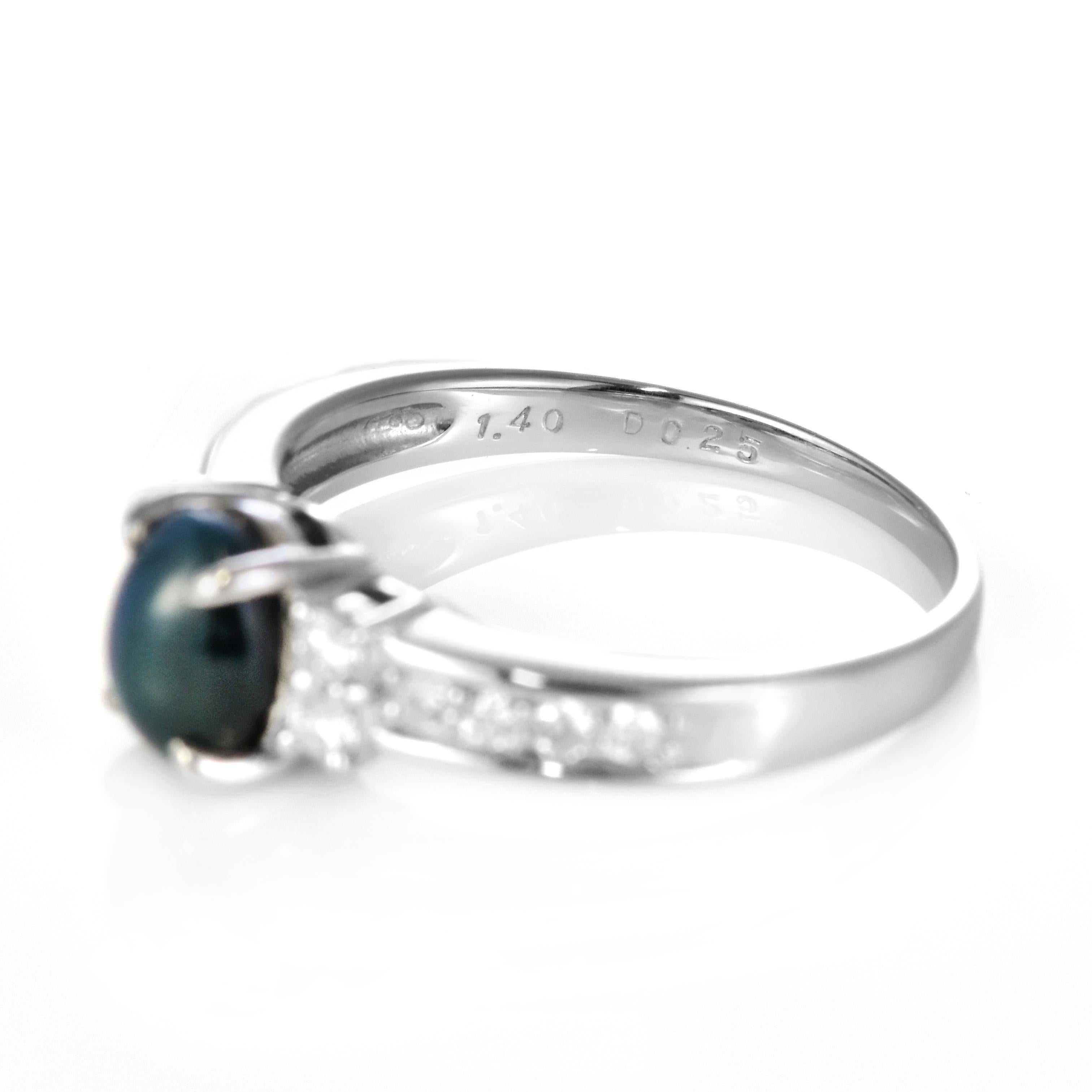 1.40 Carat Natural Alexandrite Cat's Eye and Diamond Ring Made in Platinum en vente 3