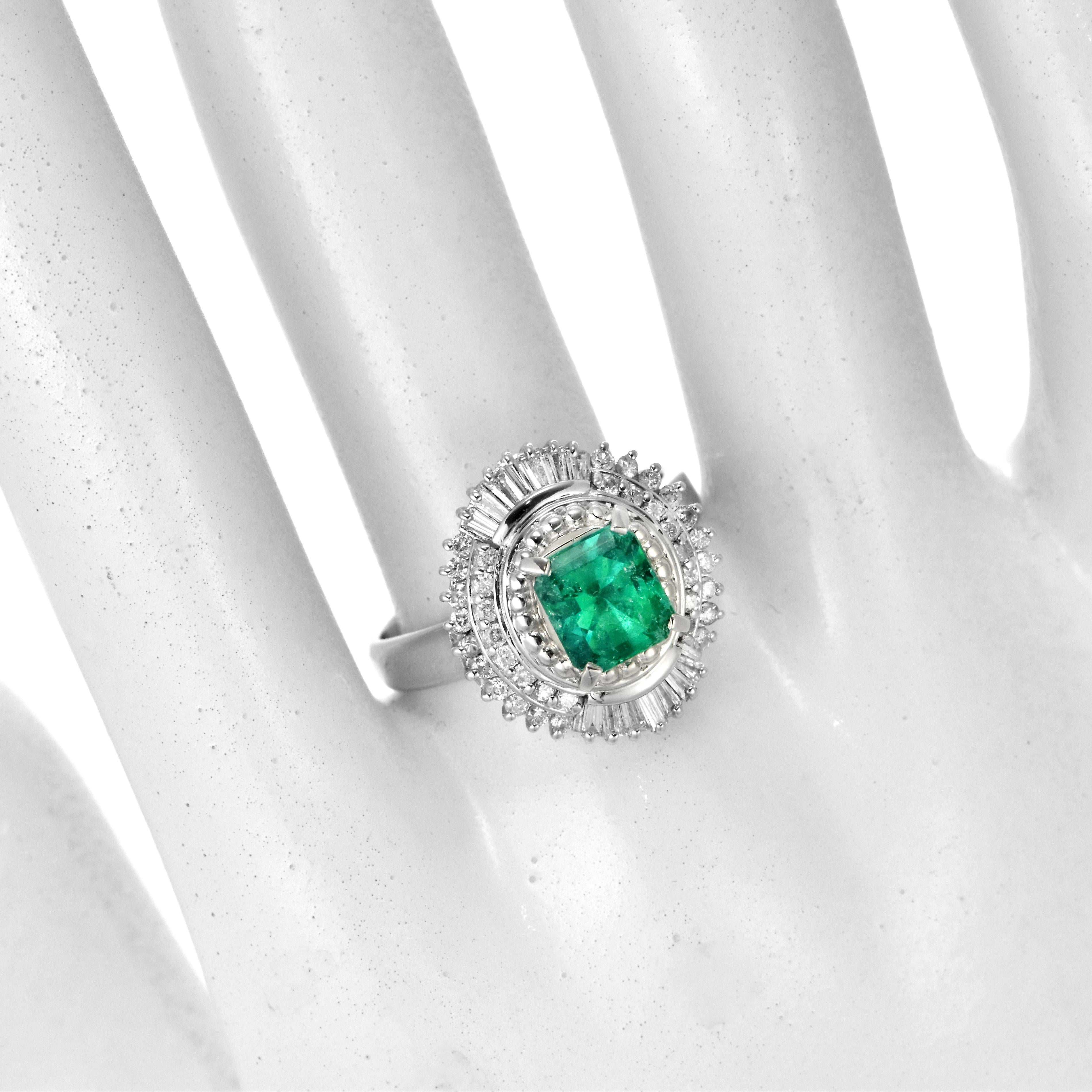 1,40 Karat natürlicher kolumbianischer Smaragd & Diamant Ballerina-Ring aus Platin im Zustand „Hervorragend“ im Angebot in Tokyo, JP