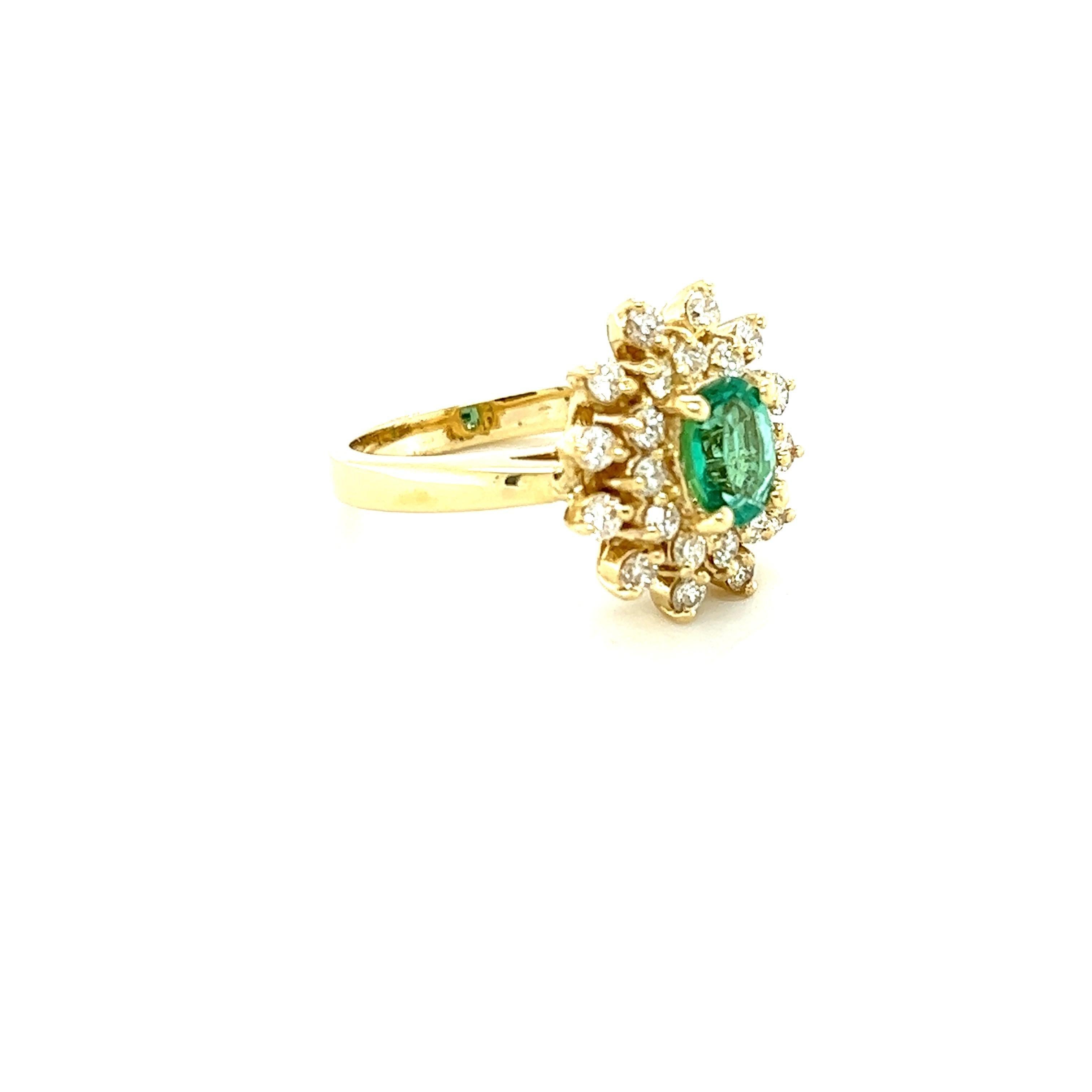 1.40 Carat Natural Emerald Diamond 14 Karat Yellow Gold Engagement Ring Contemporáneo en venta