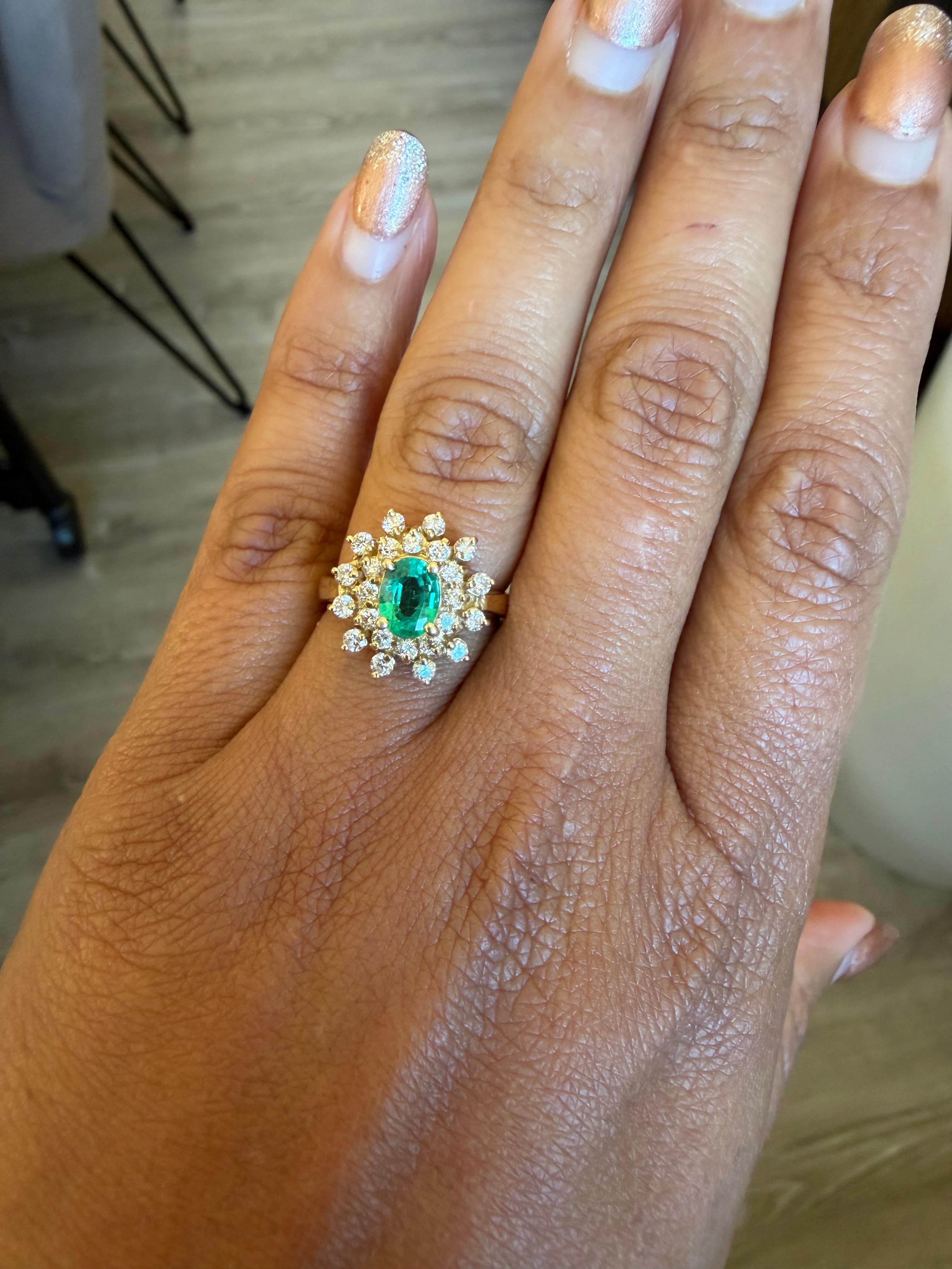 1.40 Carat Natural Emerald Diamond 14 Karat Yellow Gold Engagement Ring en venta 1