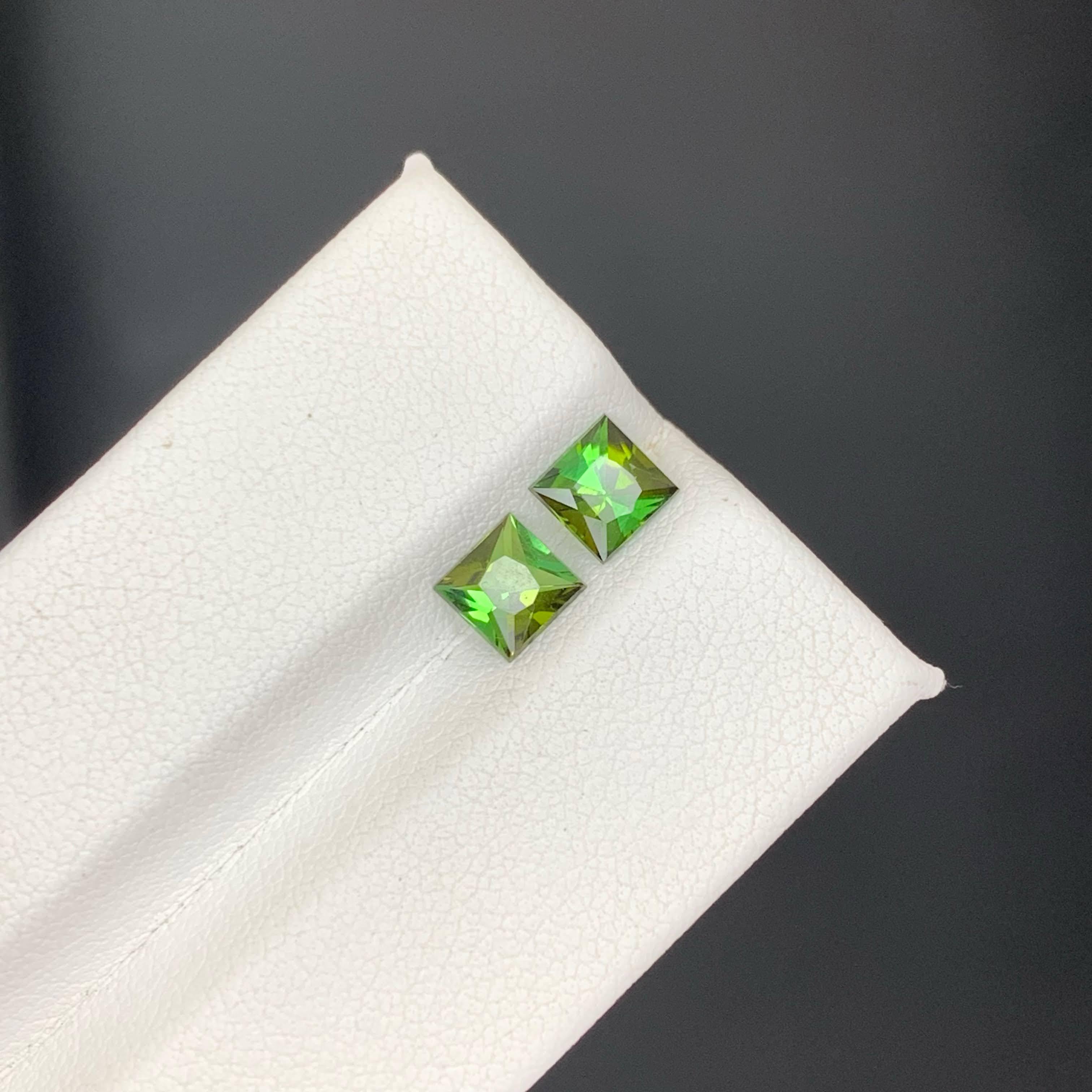 Moderno 1,40 carati naturali sciolti in 2 pezzi di tormalina verde taglio Asscher Gemme afgane in vendita