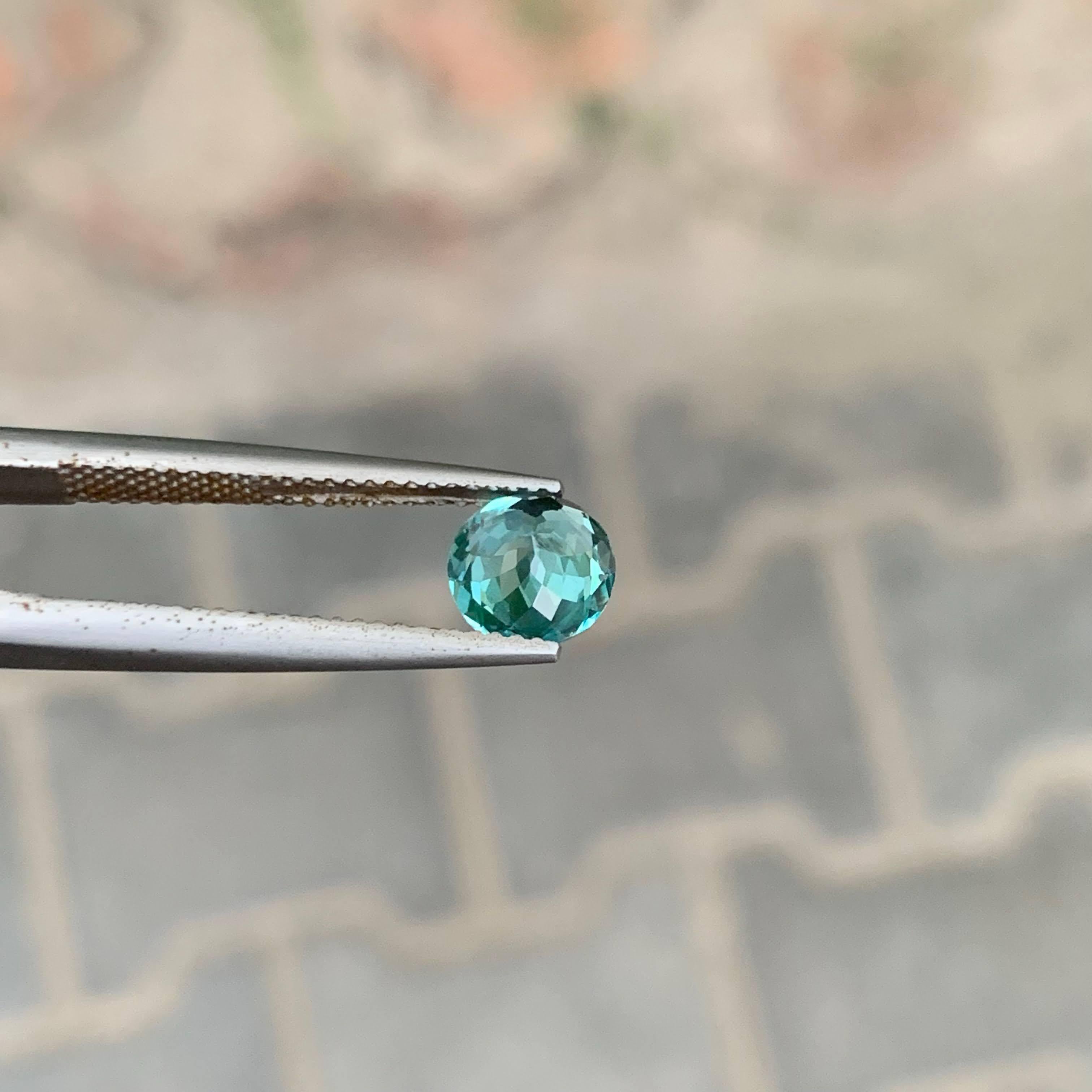 1,40 Karat Natürlicher Loser Blauer Apatit Stein Rundschliff Afrikanischer Edelstein im Angebot 2