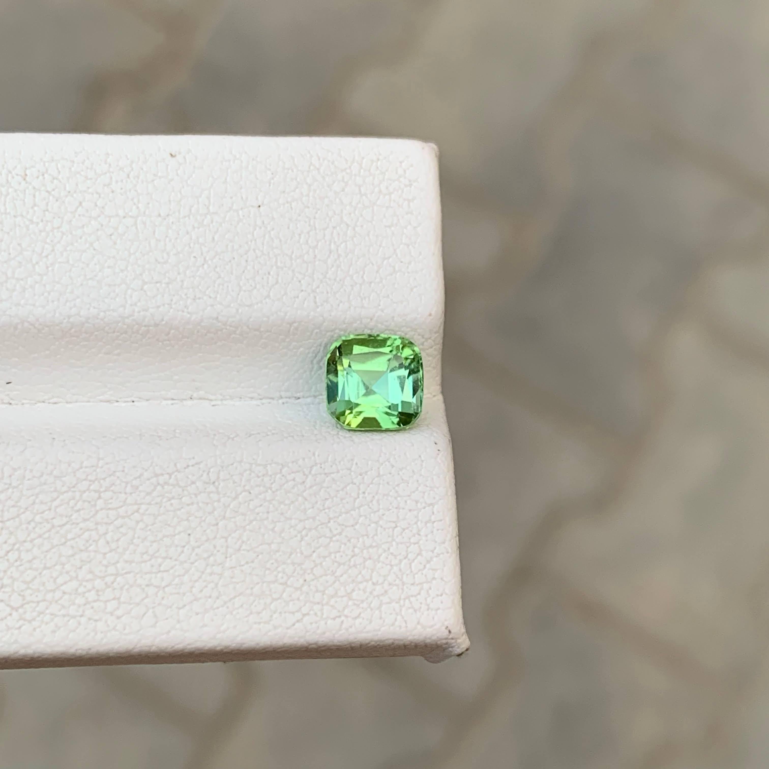 da uomo o donna 1.40 Carati di tormalina verde bluastra sfusa naturale con taglio a cuscino Gemma afgana in vendita