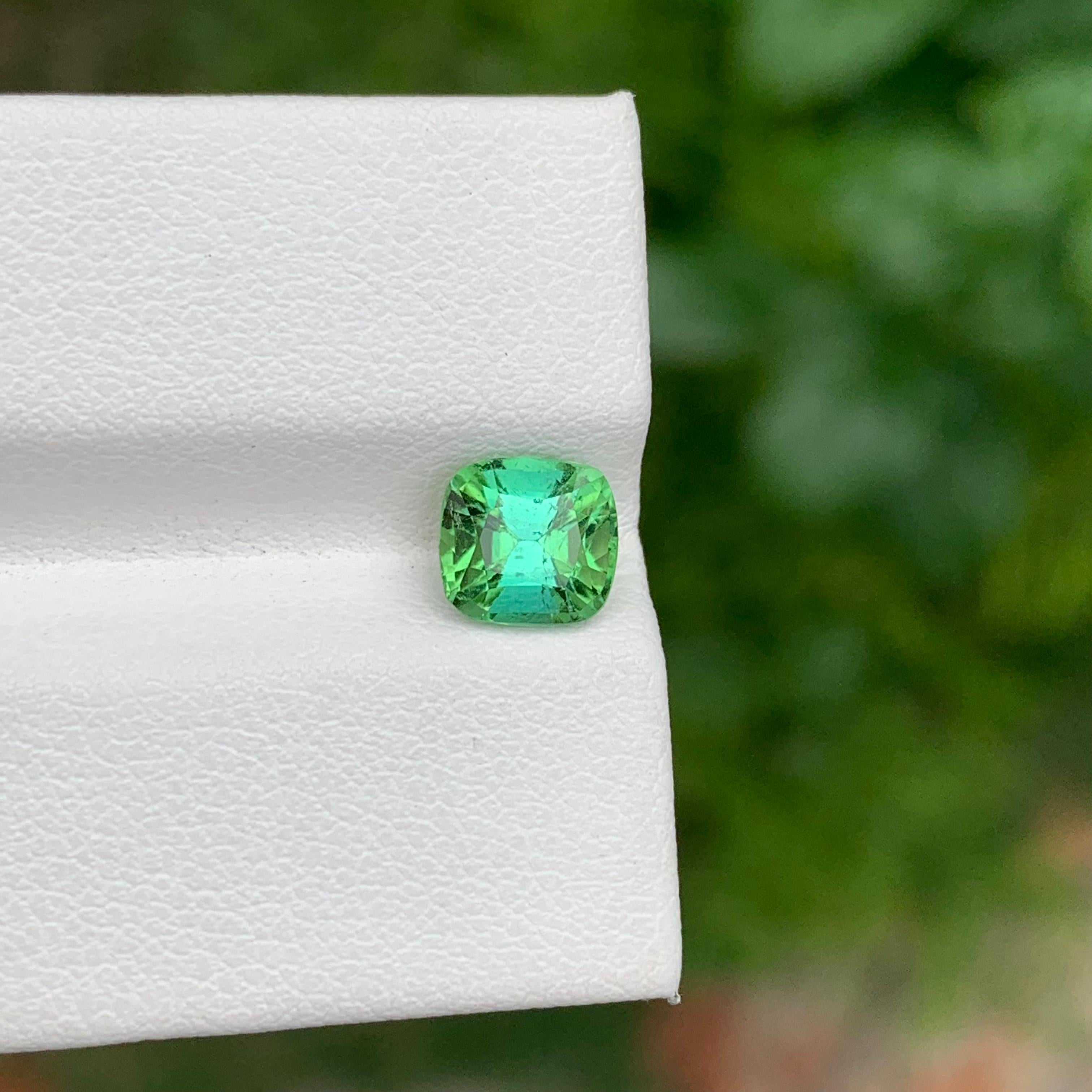 Tourmaline naturelle verte bleutée non sertie de 1,40 carat de forme coussin pour bague en vente 4