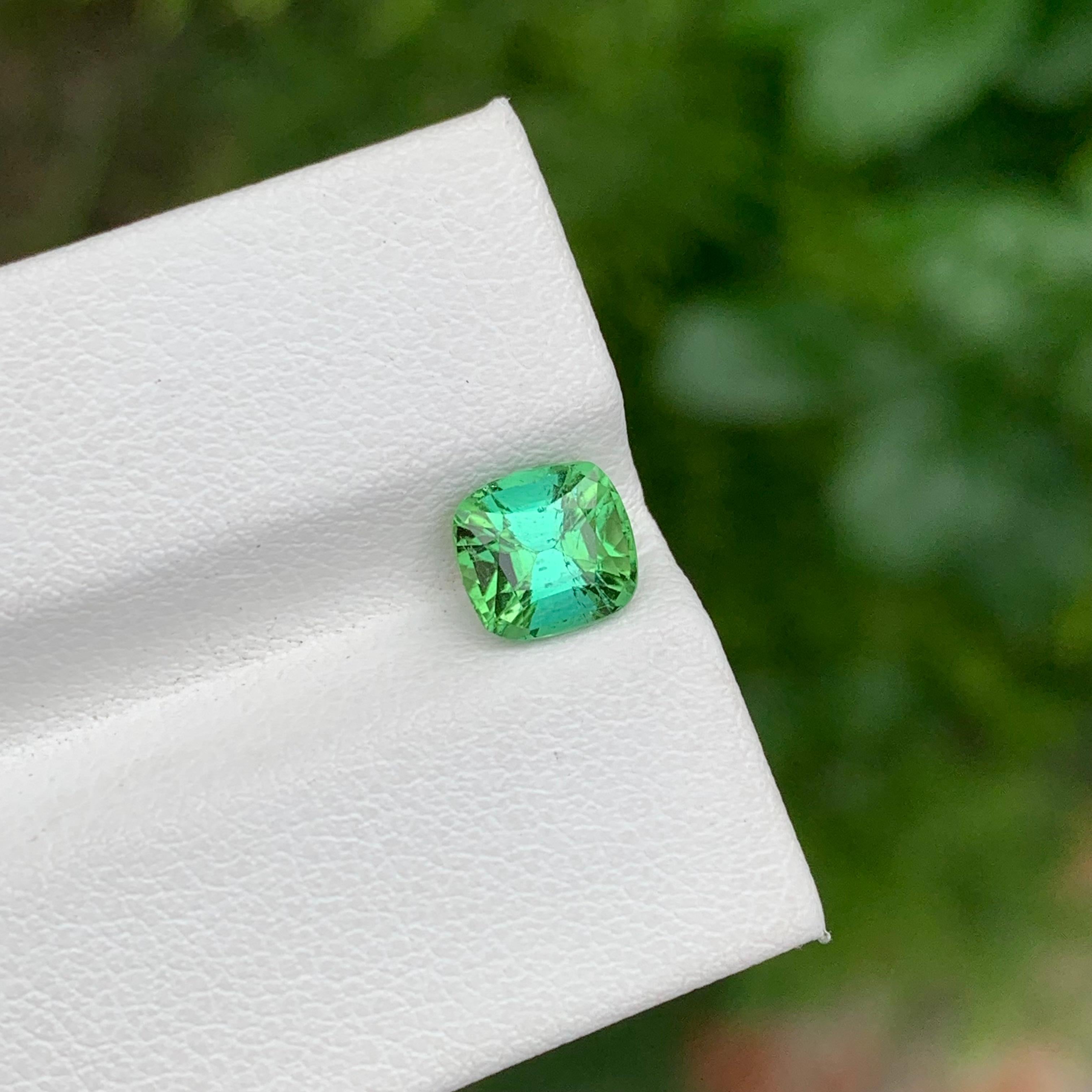 Tourmaline naturelle verte bleutée non sertie de 1,40 carat de forme coussin pour bague en vente 5