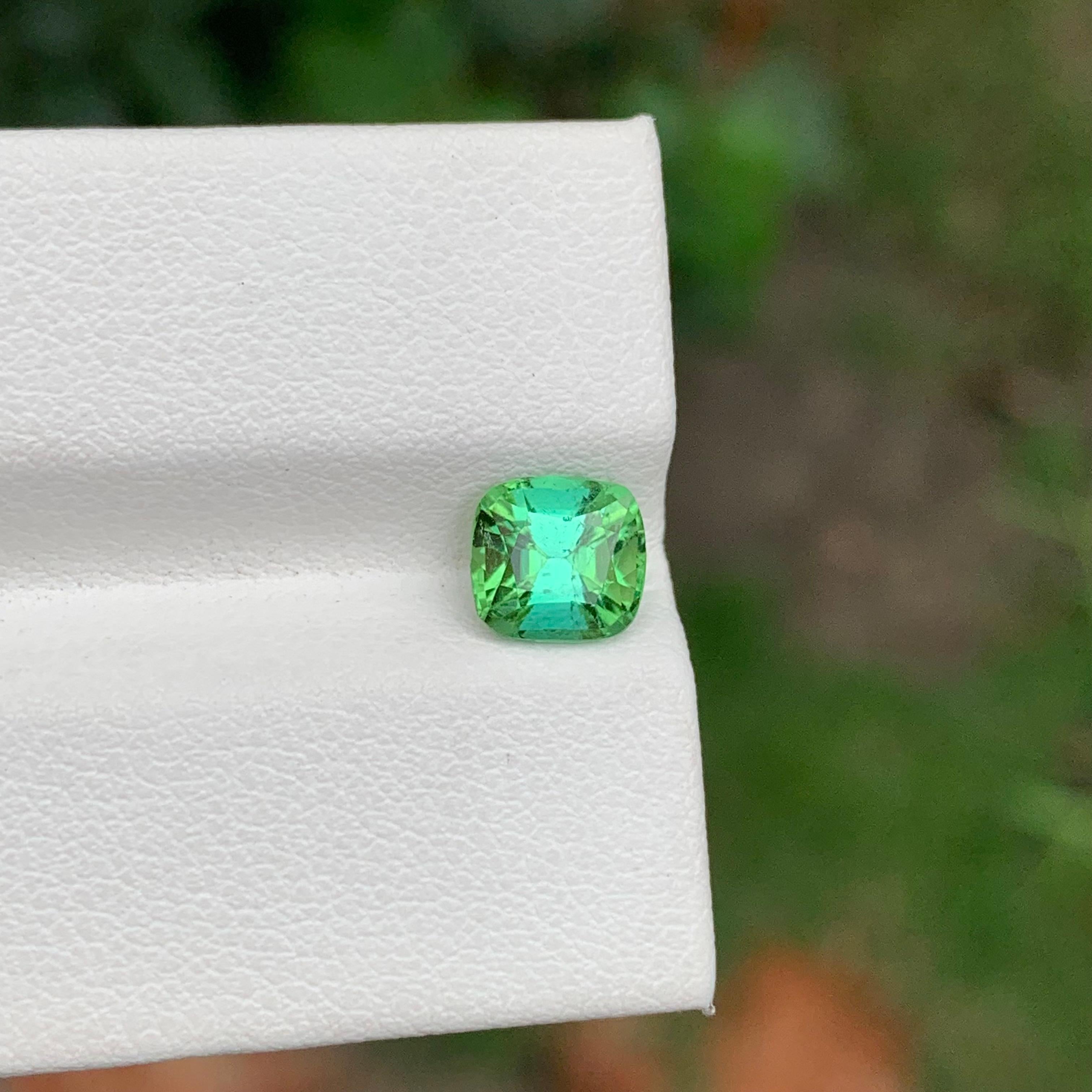 Tourmaline naturelle verte bleutée non sertie de 1,40 carat de forme coussin pour bague en vente 3
