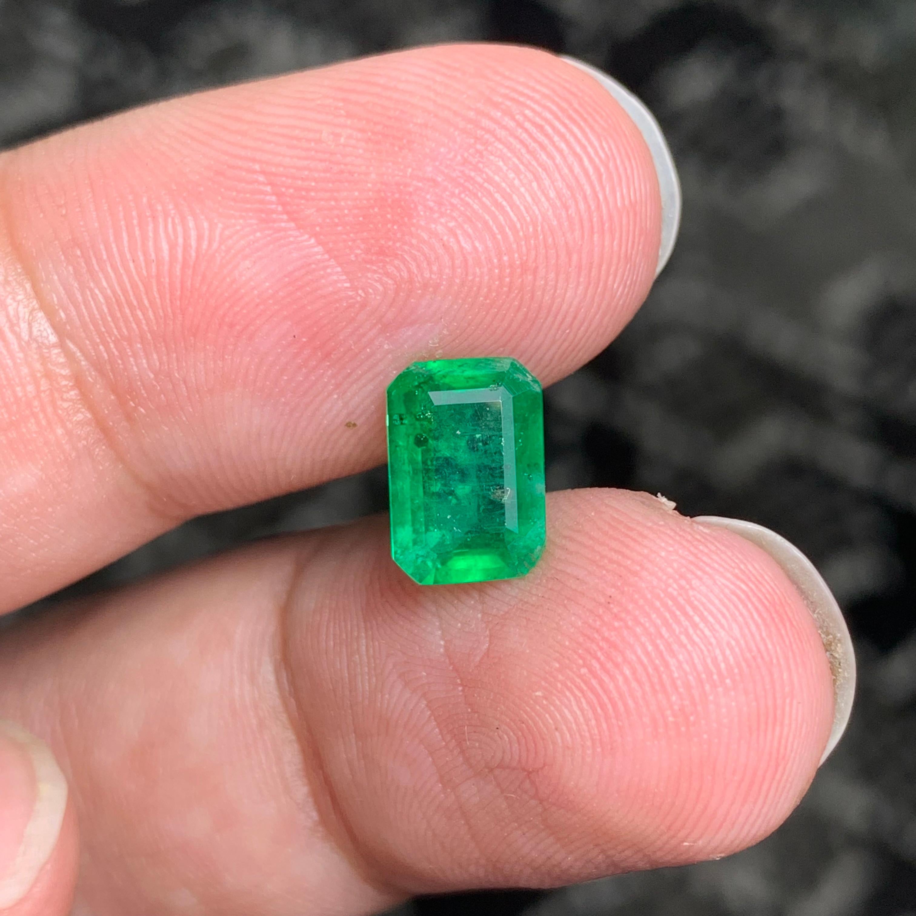 swat emerald price per carat