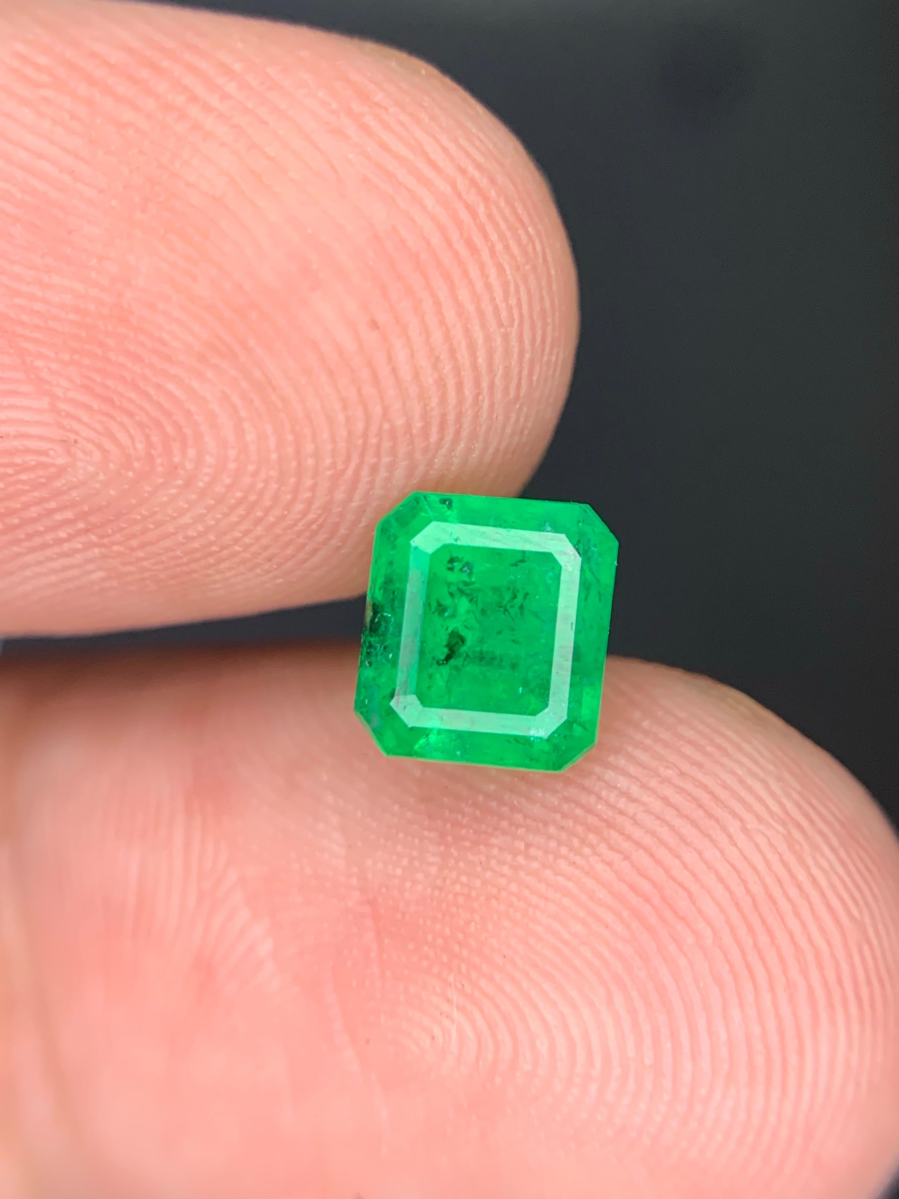 Arts and Crafts 1.40 Carat Natural Loose Emerald Gemstone From Swat, Pakistan For Sale