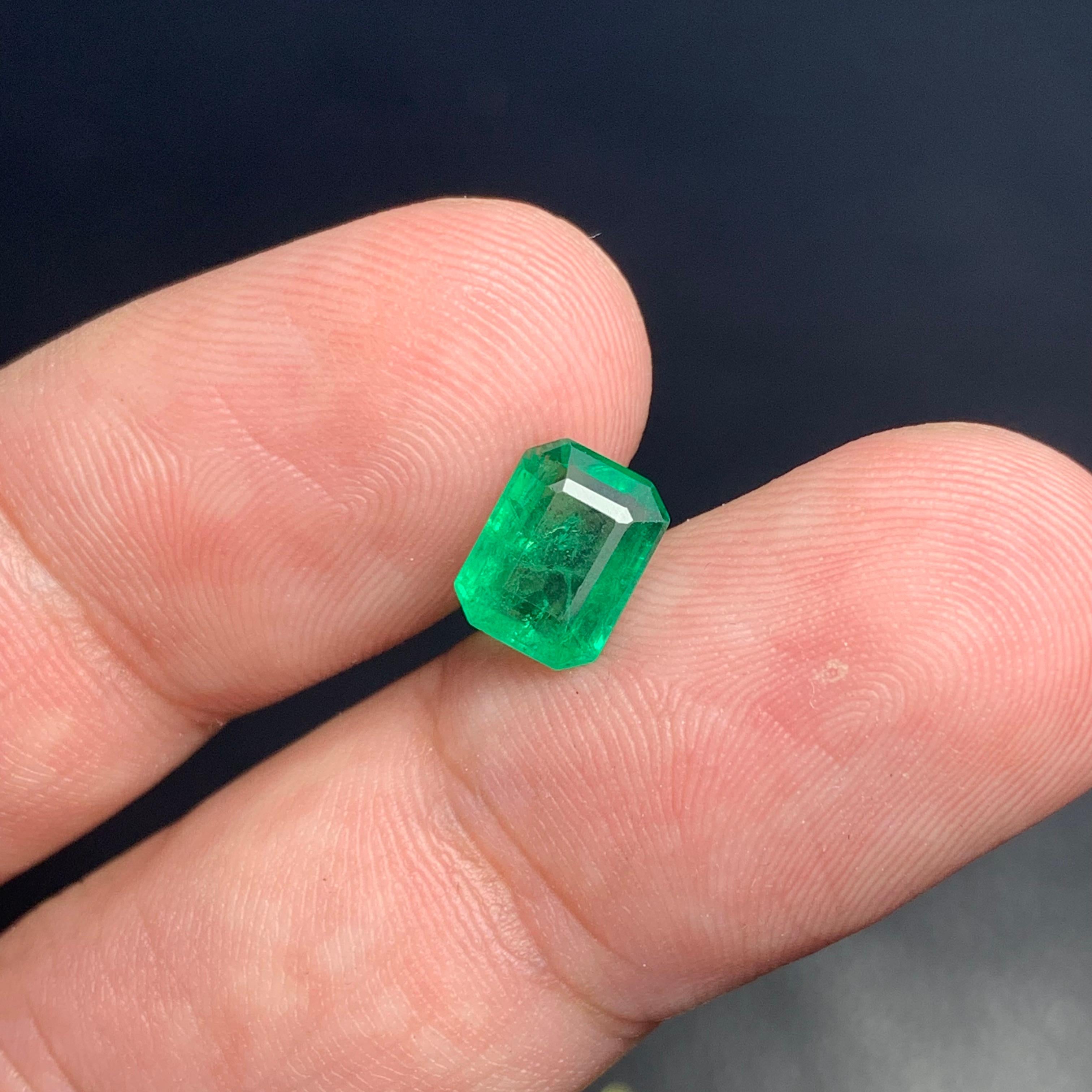 1.40 Karat natürlicher loser Smaragd Edelstein aus Sambia (Smaragdschliff) im Angebot