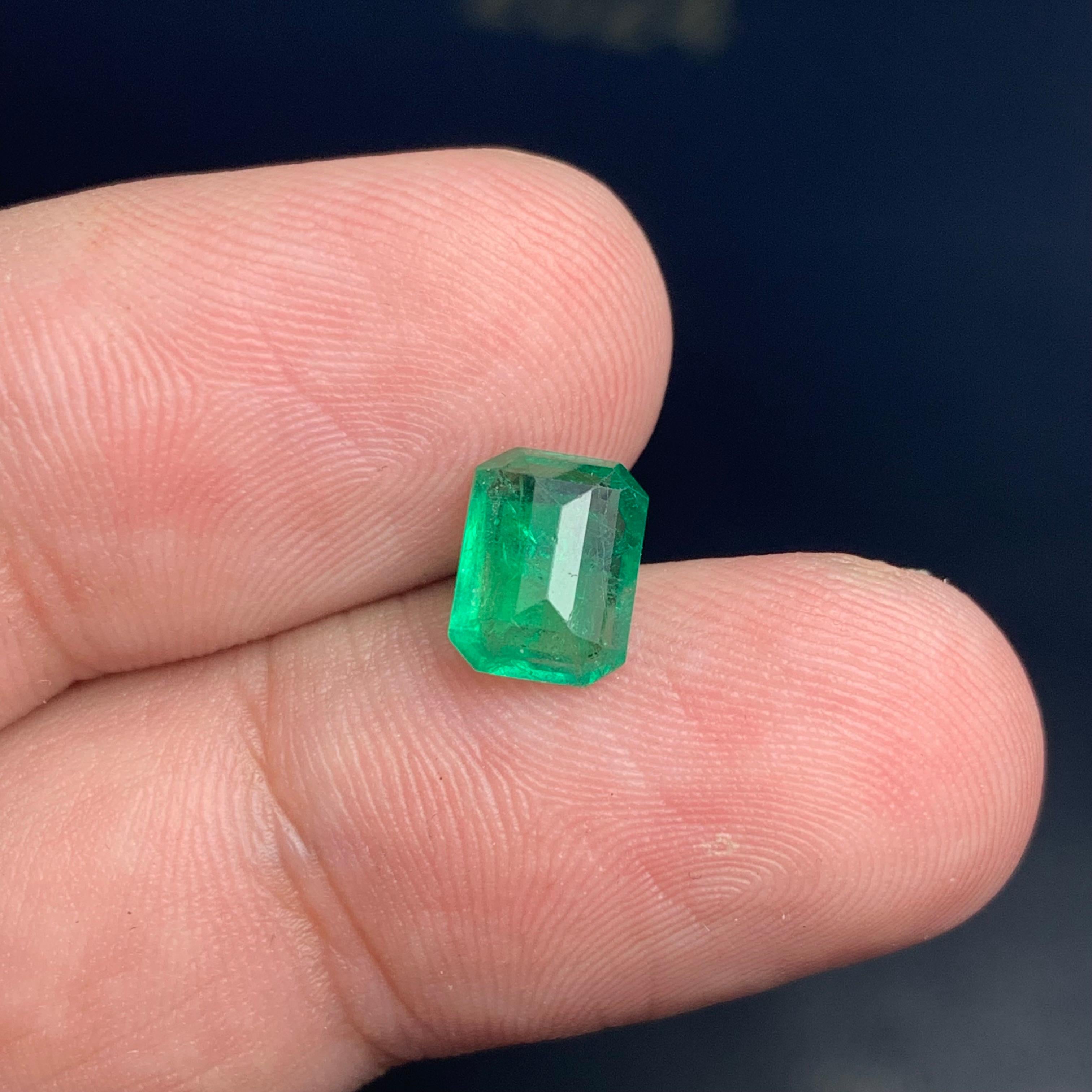 1.40 Karat natürlicher loser Smaragd Edelstein aus Sambia für Damen oder Herren im Angebot