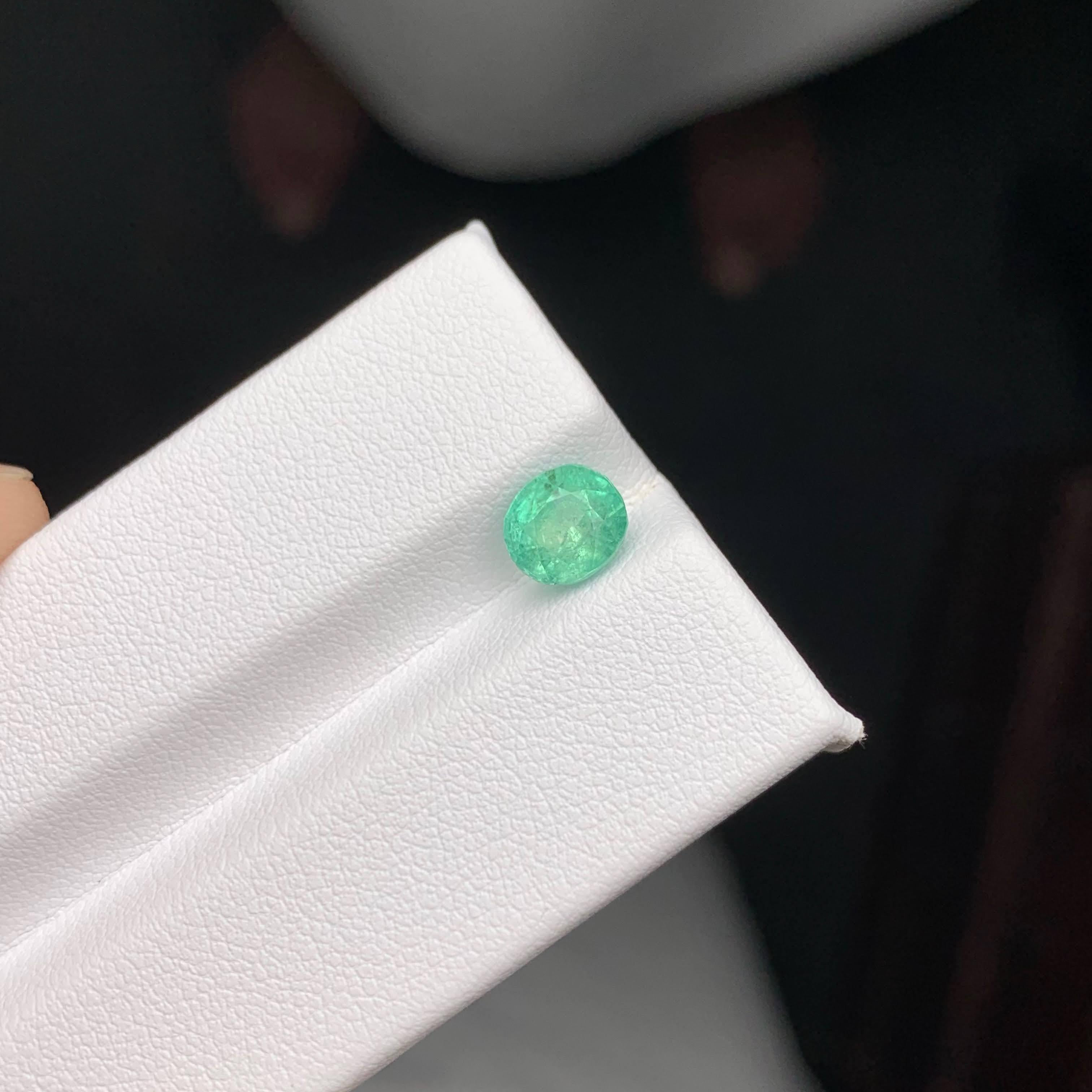 Modern 1.40 Carat Natural Loose Emerald Stone Oval Cut Gemstone From Afghanistan For Sale