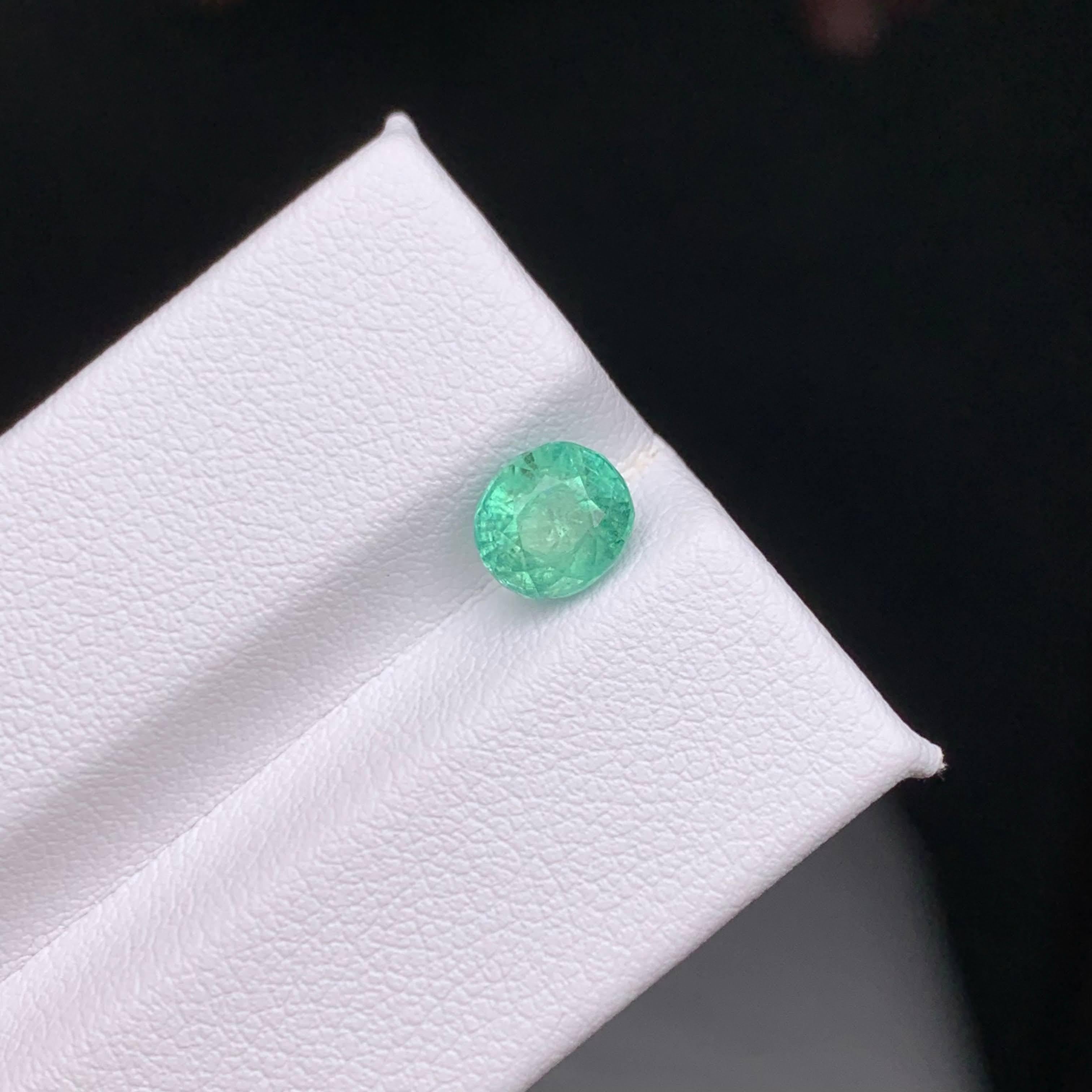 1.40 Carat Natural Loose Emerald Stone Oval Cut Gemstone From Afghanistan For Sale 2