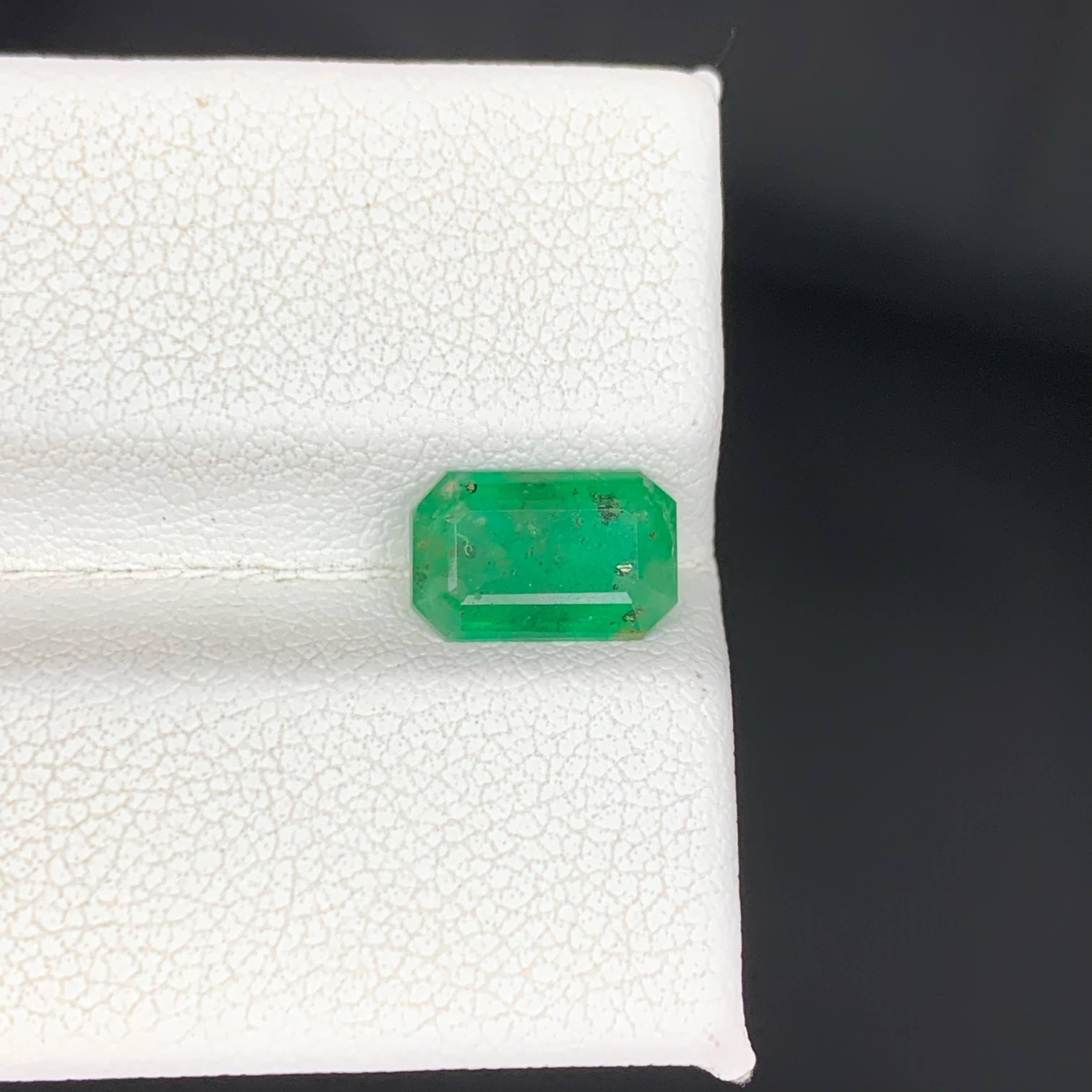 1,40 Carati di pietra naturale di smeraldo verde sfusa Taglio smeraldo da Swat Gemstone in vendita 5
