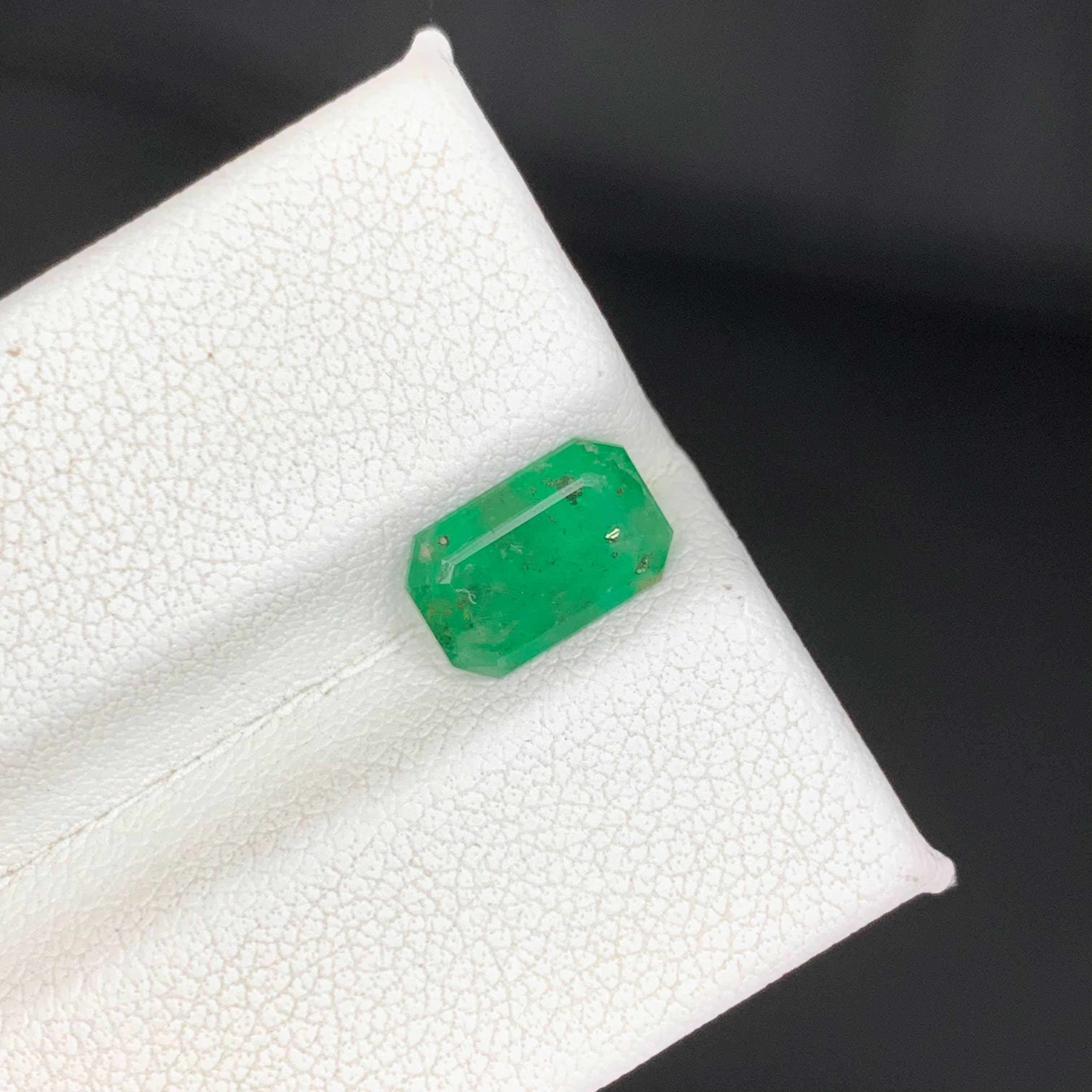 1,40 Carati di pietra naturale di smeraldo verde sfusa Taglio smeraldo da Swat Gemstone In condizioni Nuovo in vendita a Bangkok, TH