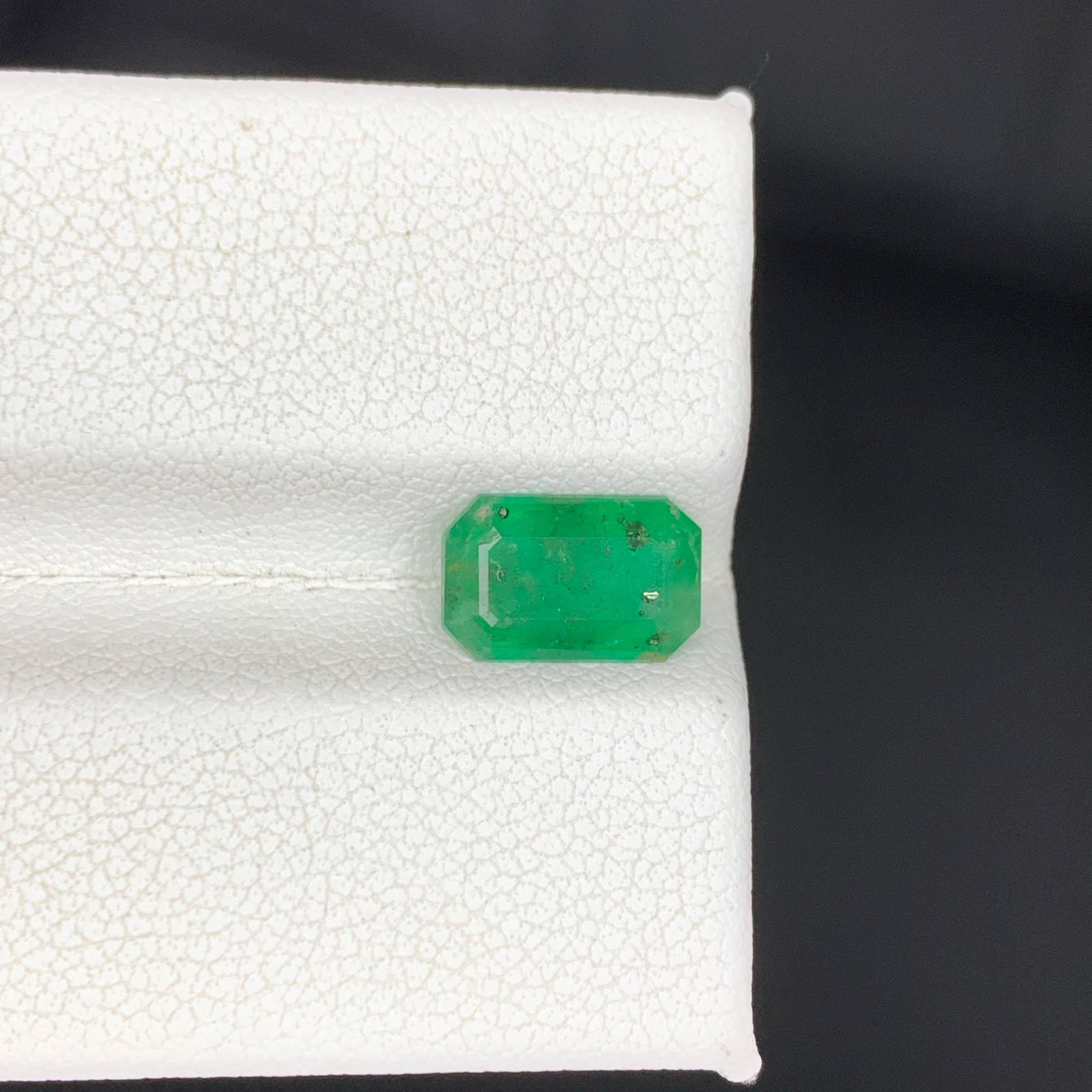 1,40 Carati di pietra naturale di smeraldo verde sfusa Taglio smeraldo da Swat Gemstone in vendita 2