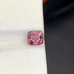1.40 Carat Natural Loose Purplish Pink Burmese Spinel Cushion Cut Gemstone (pierre précieuse taillée en coussin)