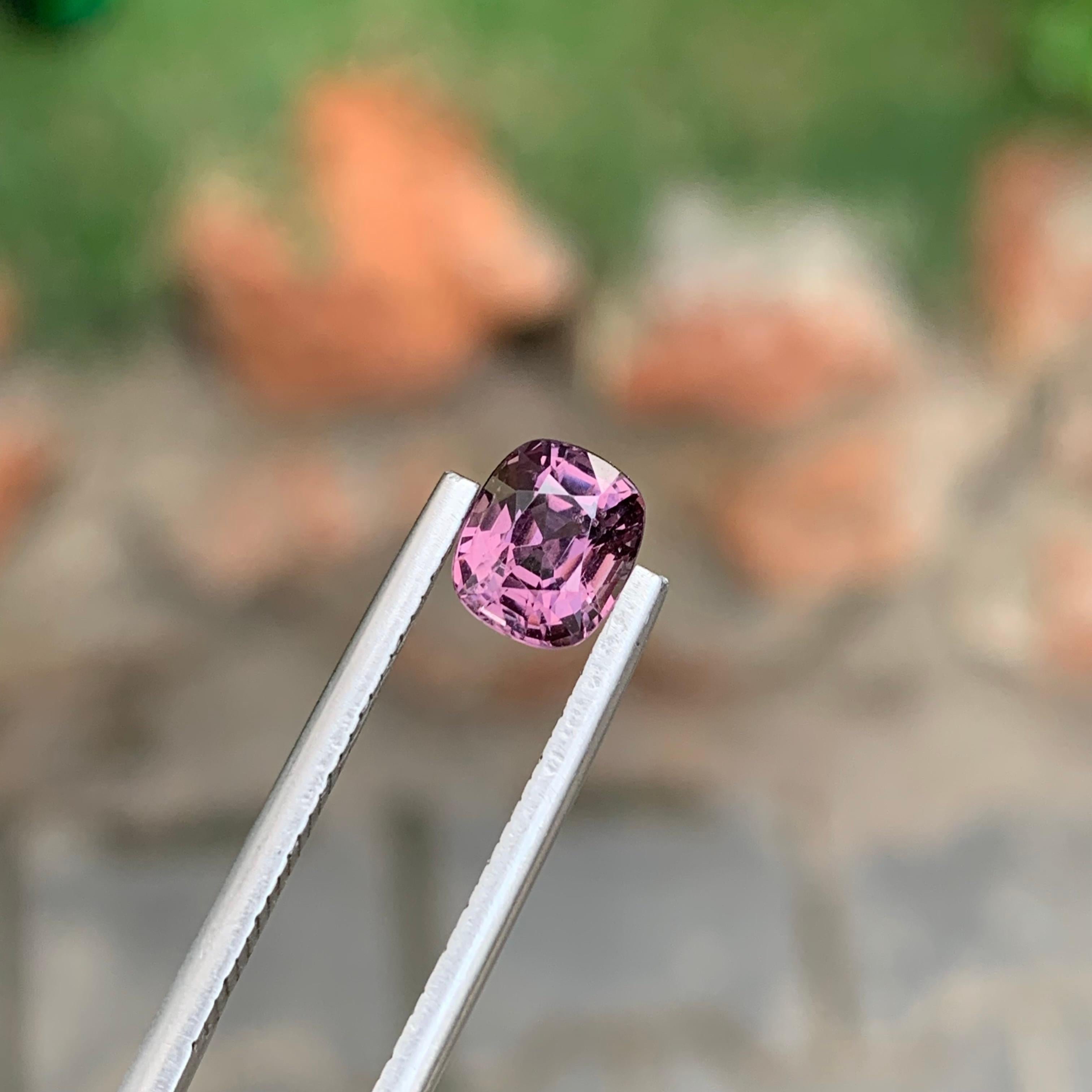 Taille coussin 1.40 Carat Natural Loose Purplish Pink Spinel Cushion Shape Gem From Burma Mine en vente