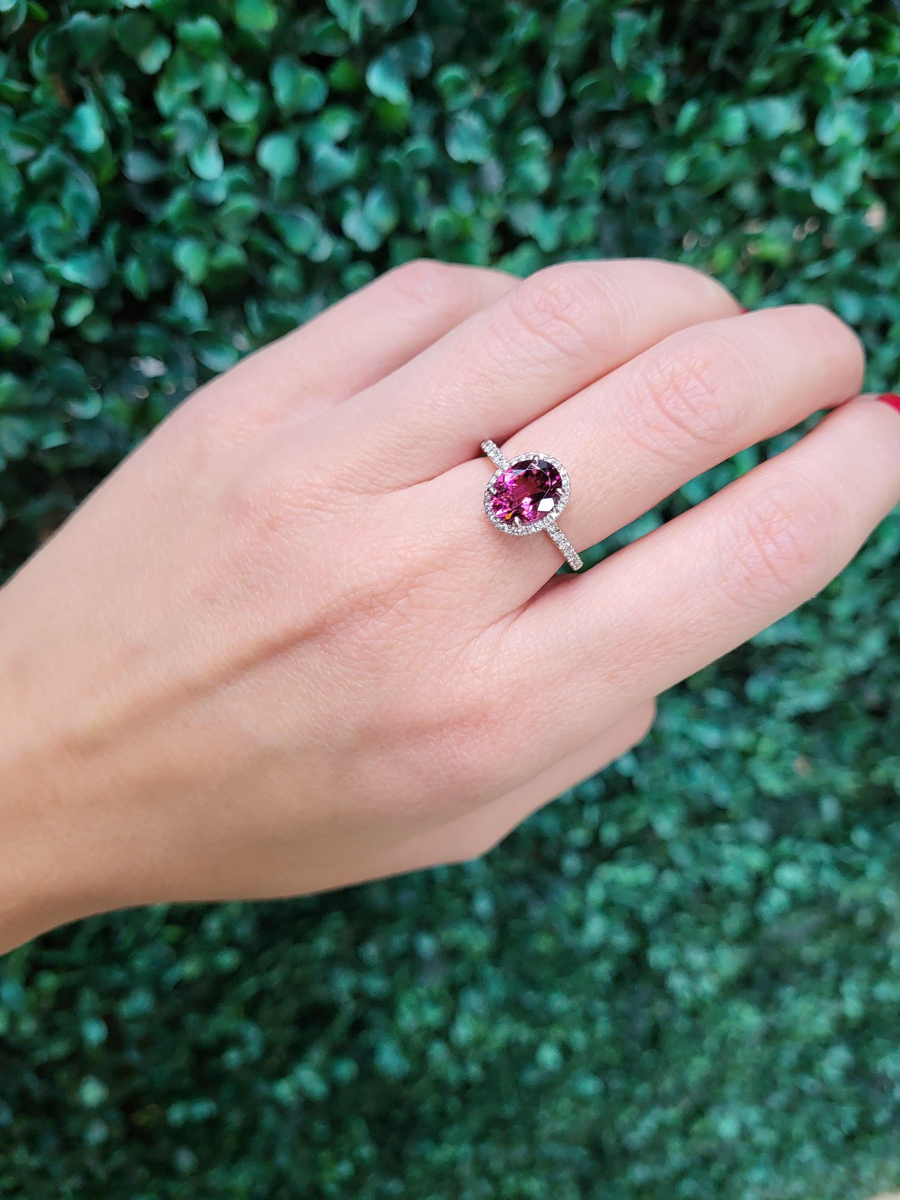 1.40 Carat Natural Oval Pink Tourmaline & Diamond Halo Ring, 18k White Gold  In New Condition For Sale In Houston, TX