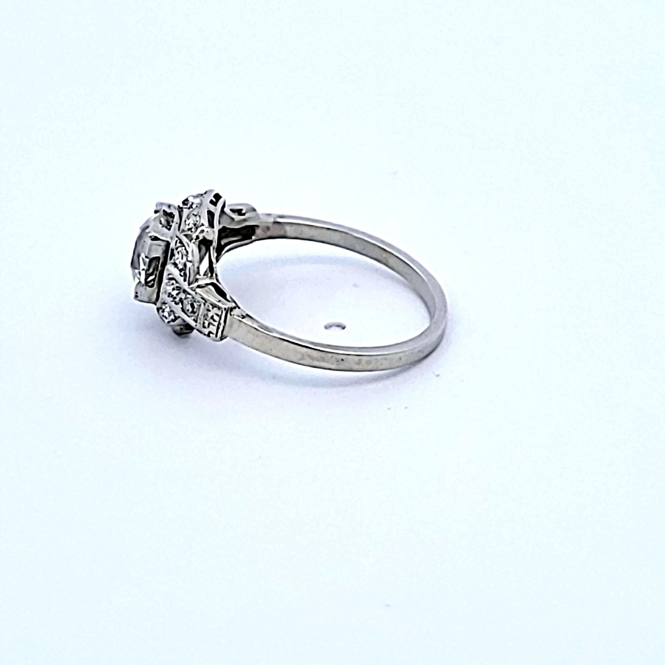 Bague de fiançailles en platine avec diamant européen et diamant rond brillant de 1,40 carat en vente 2