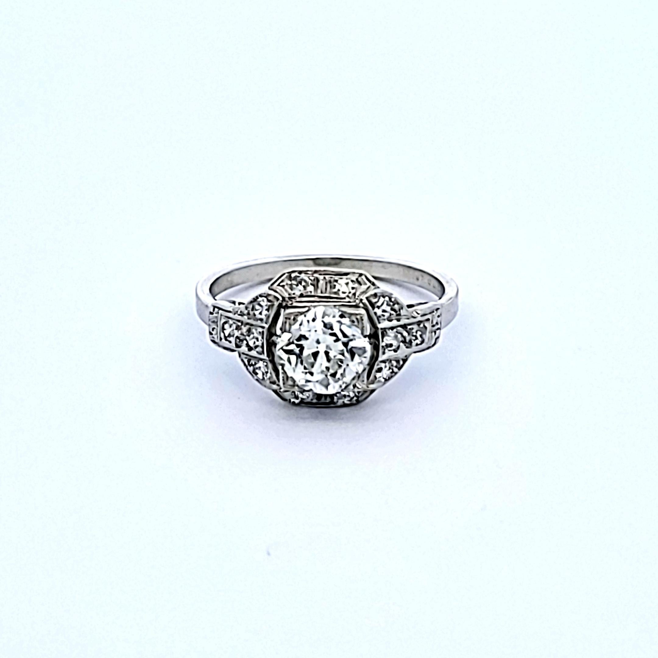 Bague de fiançailles en platine avec diamant européen et diamant rond brillant de 1,40 carat en vente 3