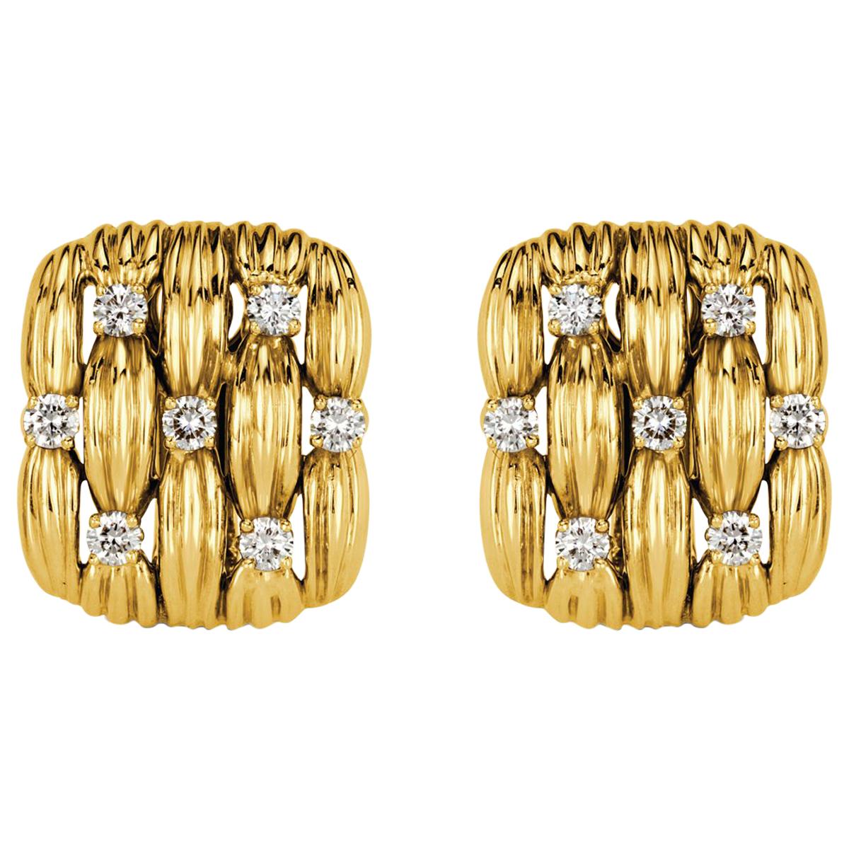 1.40 Carat Round Brilliant Cut Diamond Tiffany & Co. Boucles d'oreilles à clip Estate en vente
