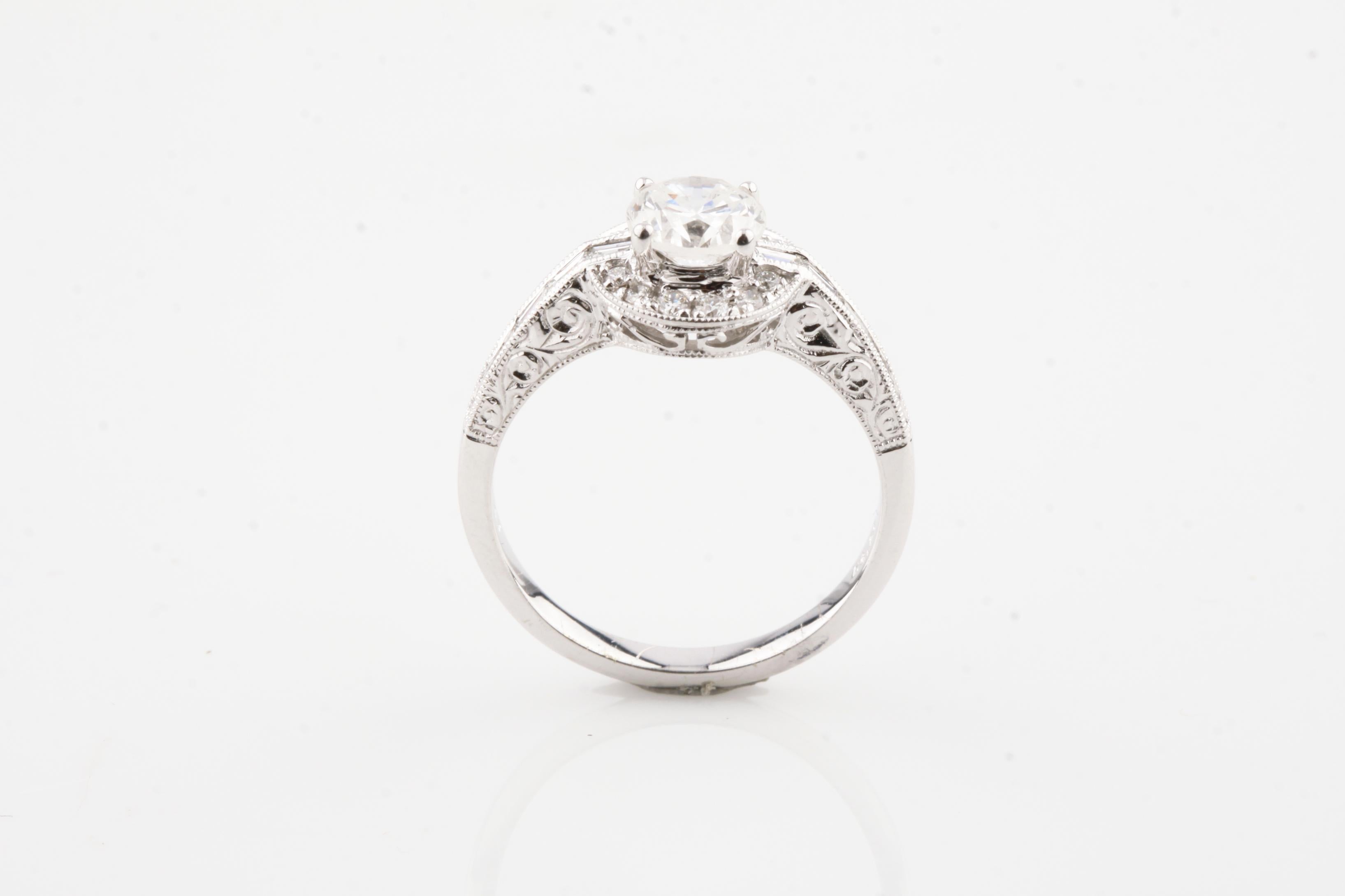 1.40 Carat Round Diamond Halo 18 Karat White Gold Engagement Ring In Excellent Condition For Sale In Sherman Oaks, CA