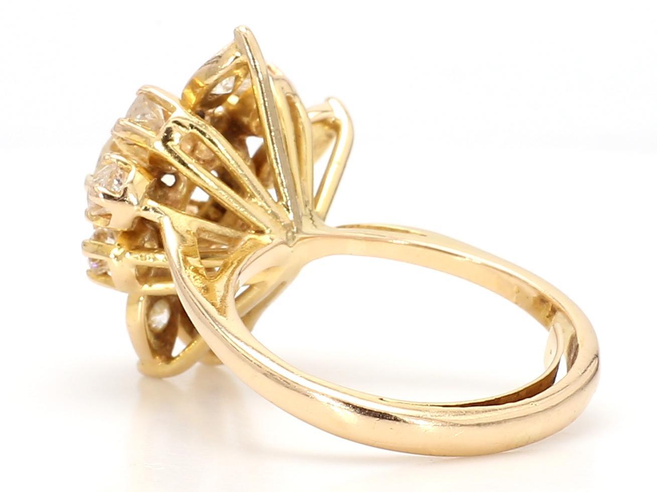 Modern 1.40 Carat Round Diamond Ring in 18K Gold For Sale