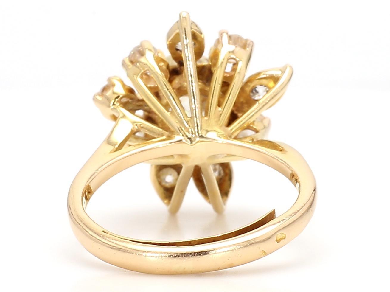 Round Cut 1.40 Carat Round Diamond Ring in 18K Gold For Sale