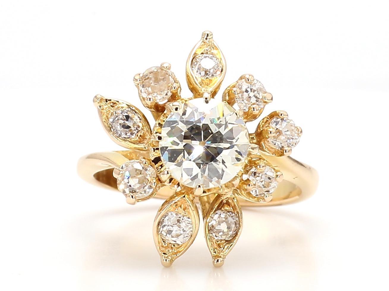 Women's or Men's 1.40 Carat Round Diamond Ring in 18K Gold For Sale