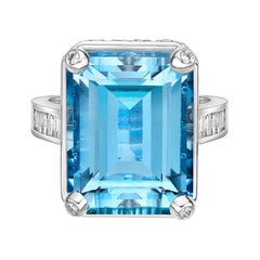 14.0 Carat Santa Maria Aquamarine and Diamond Ring in 18 Karat White Gold