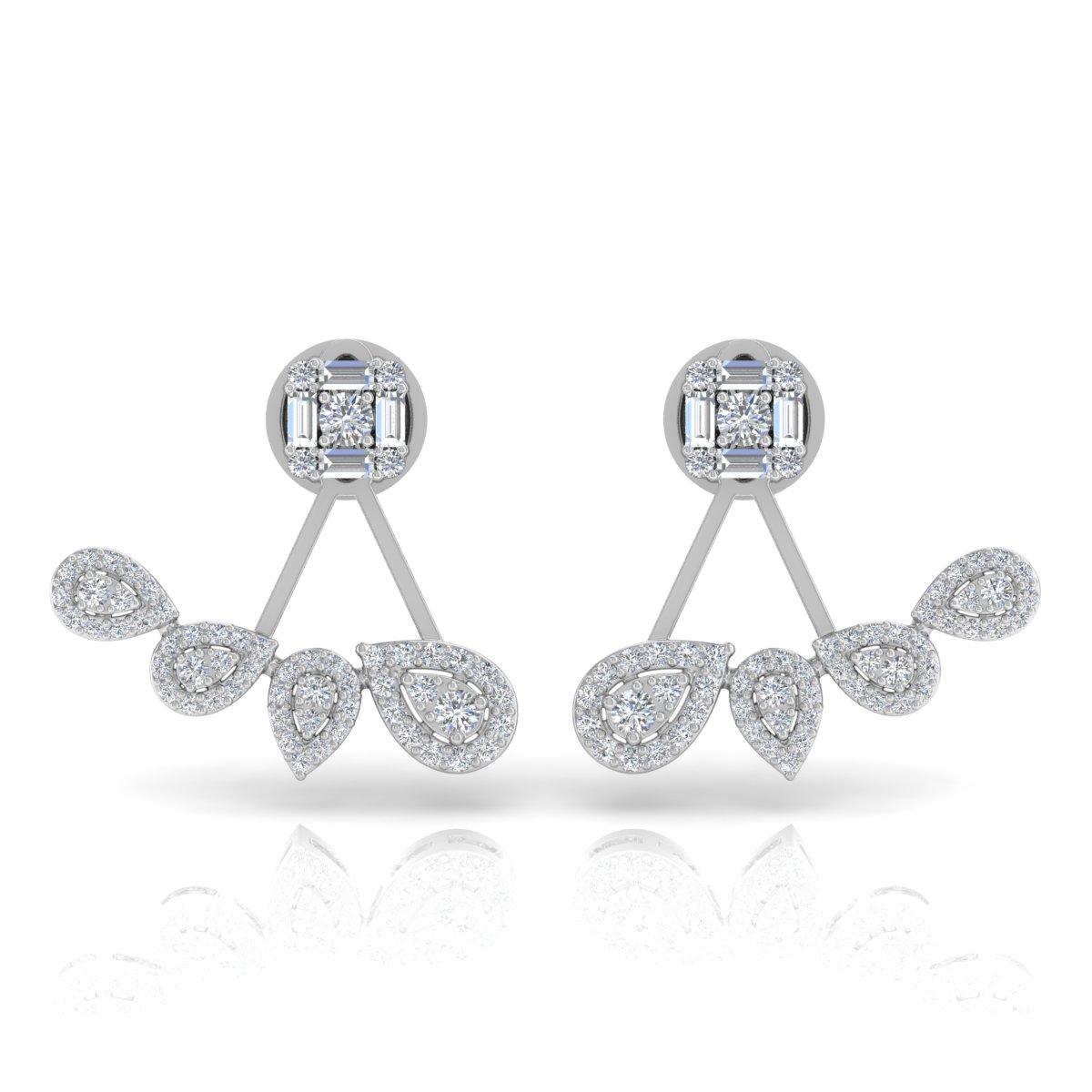 Coulées dans de l'or 18 carats, ces boucles d'oreilles exquises sont serties de 1,40 carats de diamants étincelants.

Suivez la vitrine de Spectrum Jewels pour découvrir la dernière collection et les pièces exclusives. Spectrum Jewels est fièrement