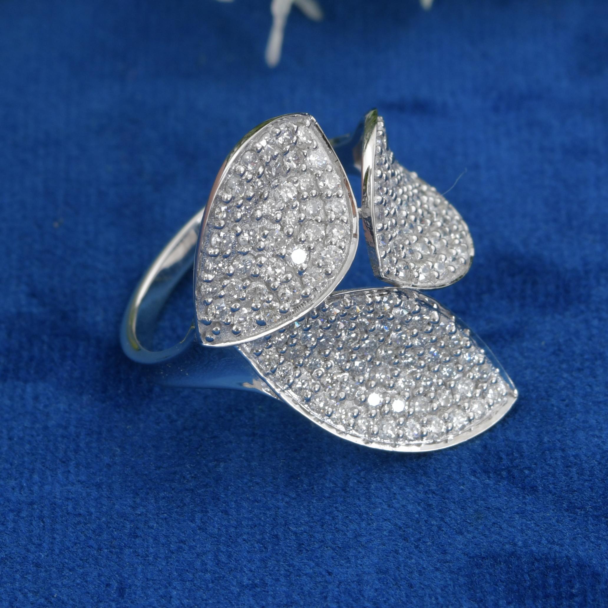 1.40 Carat SI/H Round Brilliant Cut Diamond Leaf Ring 14k White Gold Jewelry en vente 1