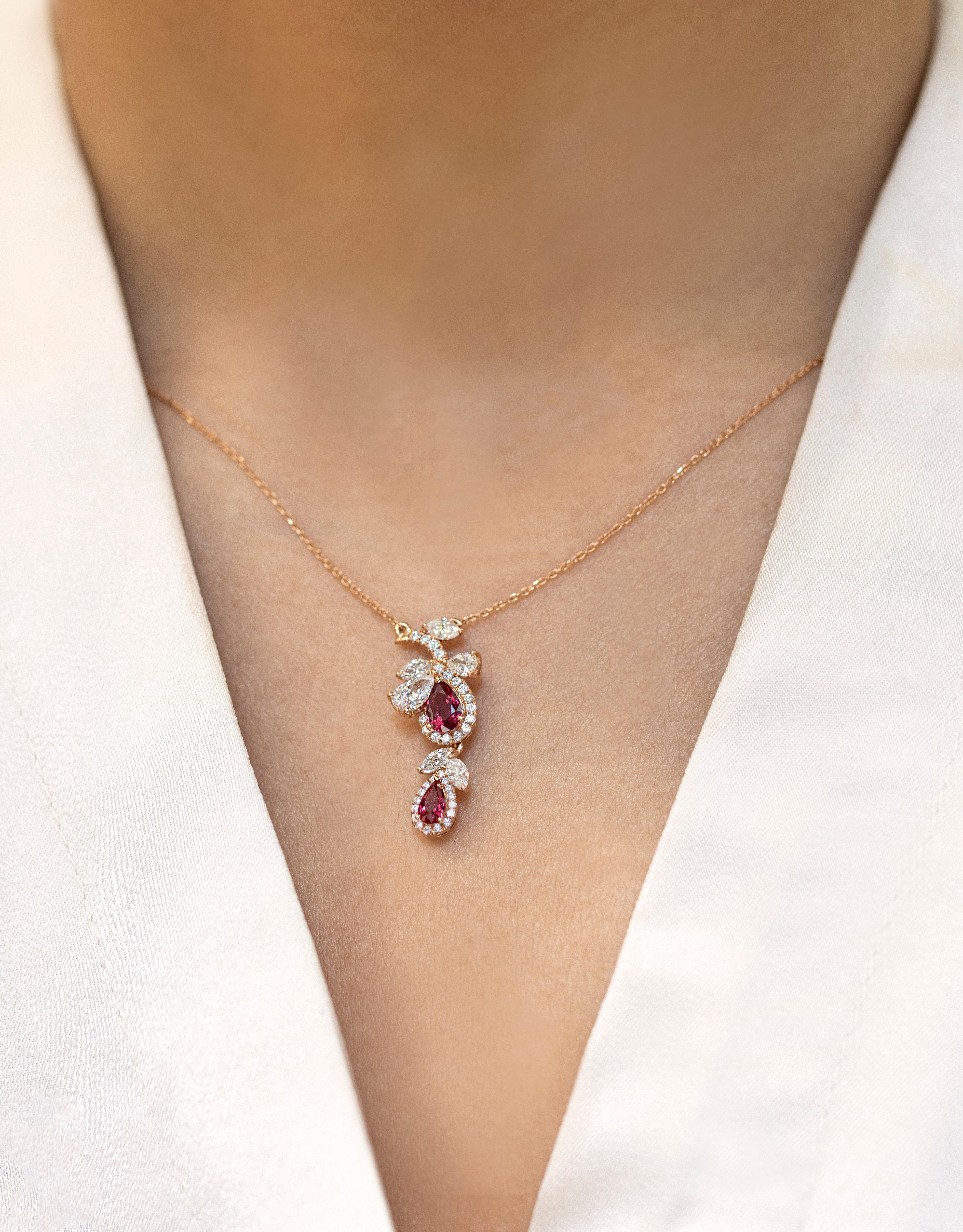 1.40 Carat Total Red Ruby and Diamond Pendant Necklace in Rose Gold In New Condition For Sale In New York, NY