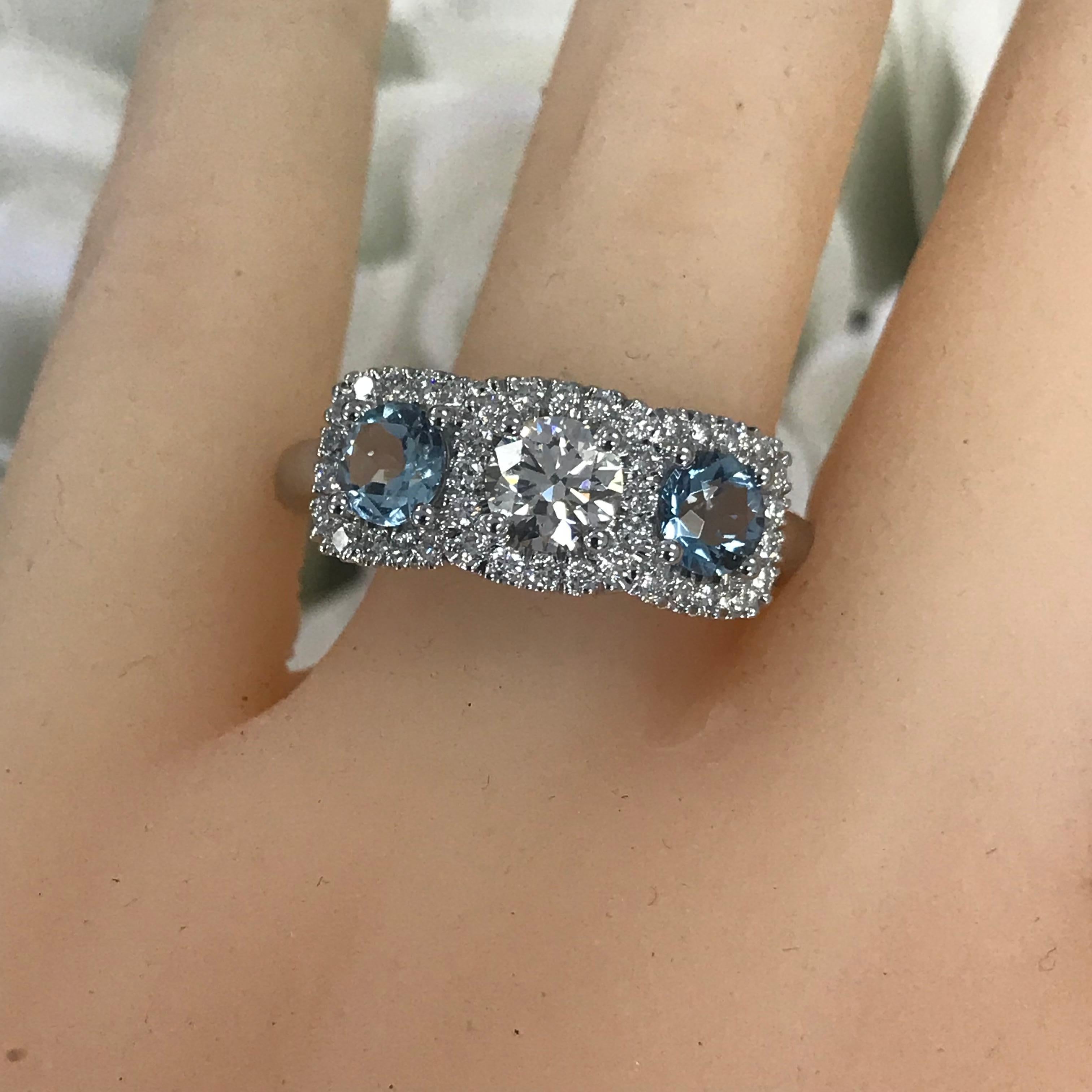 1,40 Karat tw apprx Drei Stein Diamant und Aquamarin 14k w Ring, Ben Dannie (Moderne) im Angebot