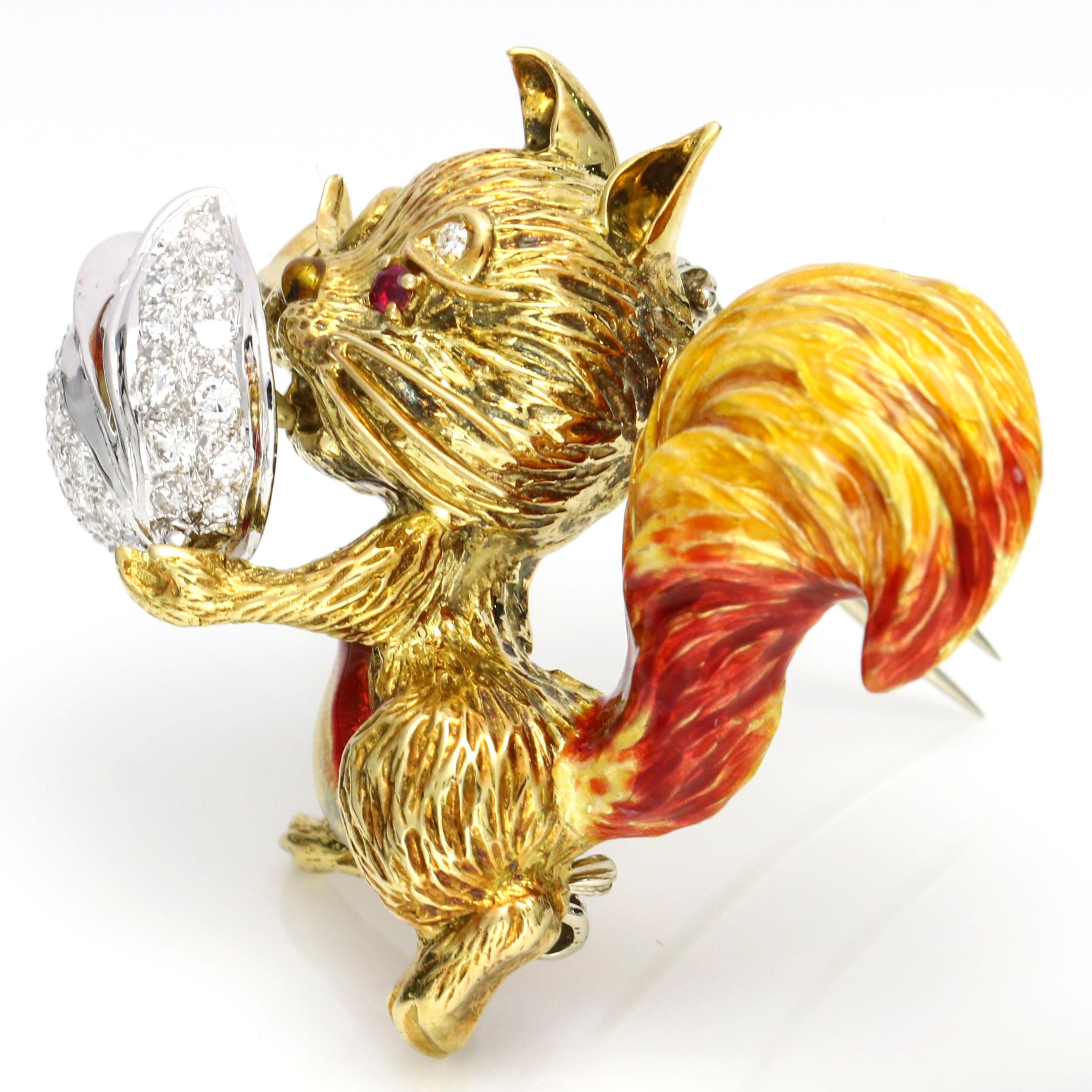 1.40 Carat 18 Karat Gold Enamel Diamond Squirrel Brooch In Good Condition For Sale In Fort Lauderdale, FL