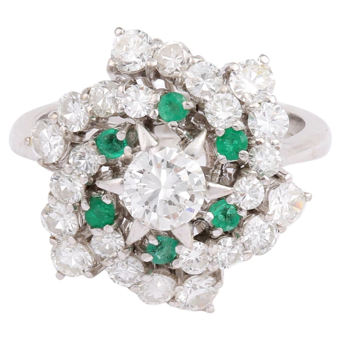 1.40 Carats Diamonds Emeralds 18 Carat White Gold Whirlwind Ring For Sale