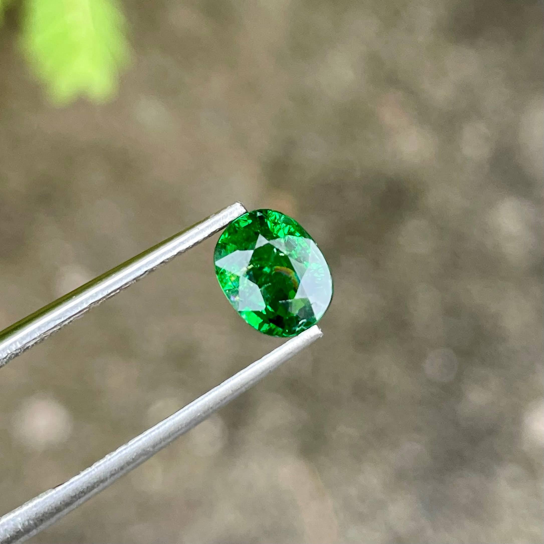 Moderno 1.40 carati di Greene & Greene Stone Taglio ovale Gemma del Kenya in vendita